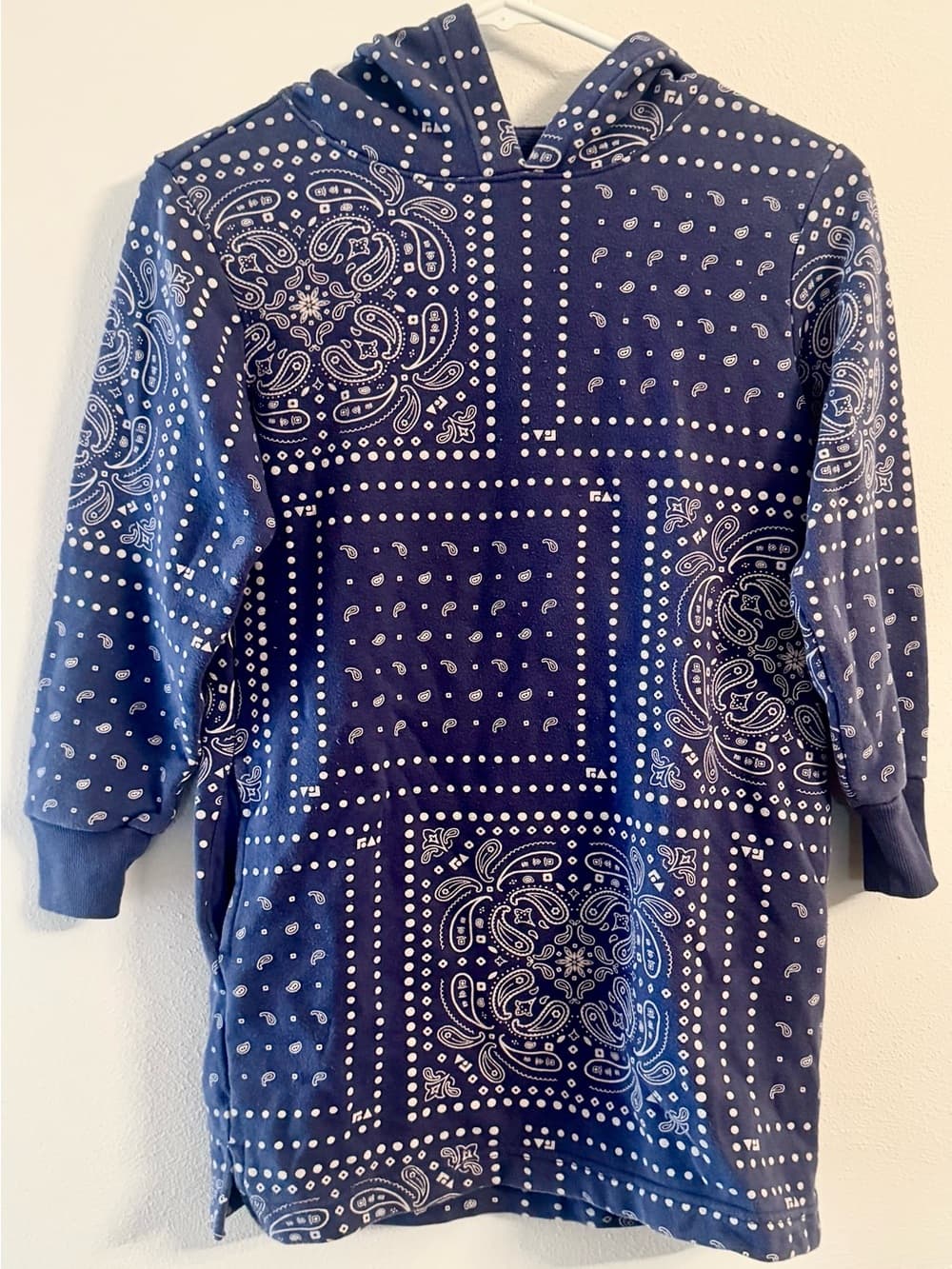 Free Assembly Blue Bandana Print Pullover Hoodie Medium Paisley Casual