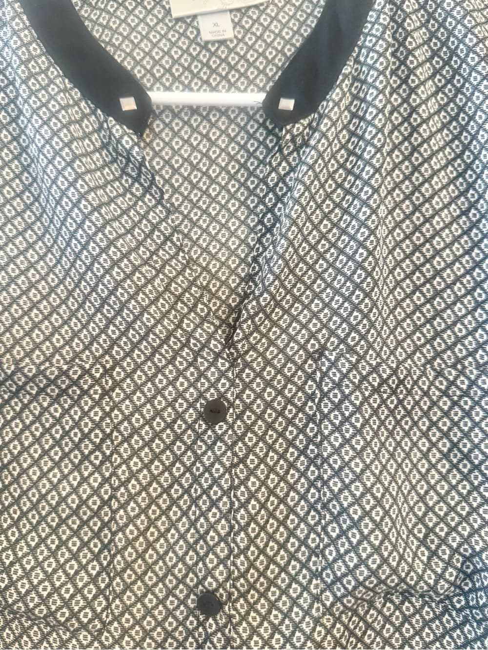 Dressbarn Women's Black White Geometric Print Button Down Blouse Size XL - Thumbnail 3