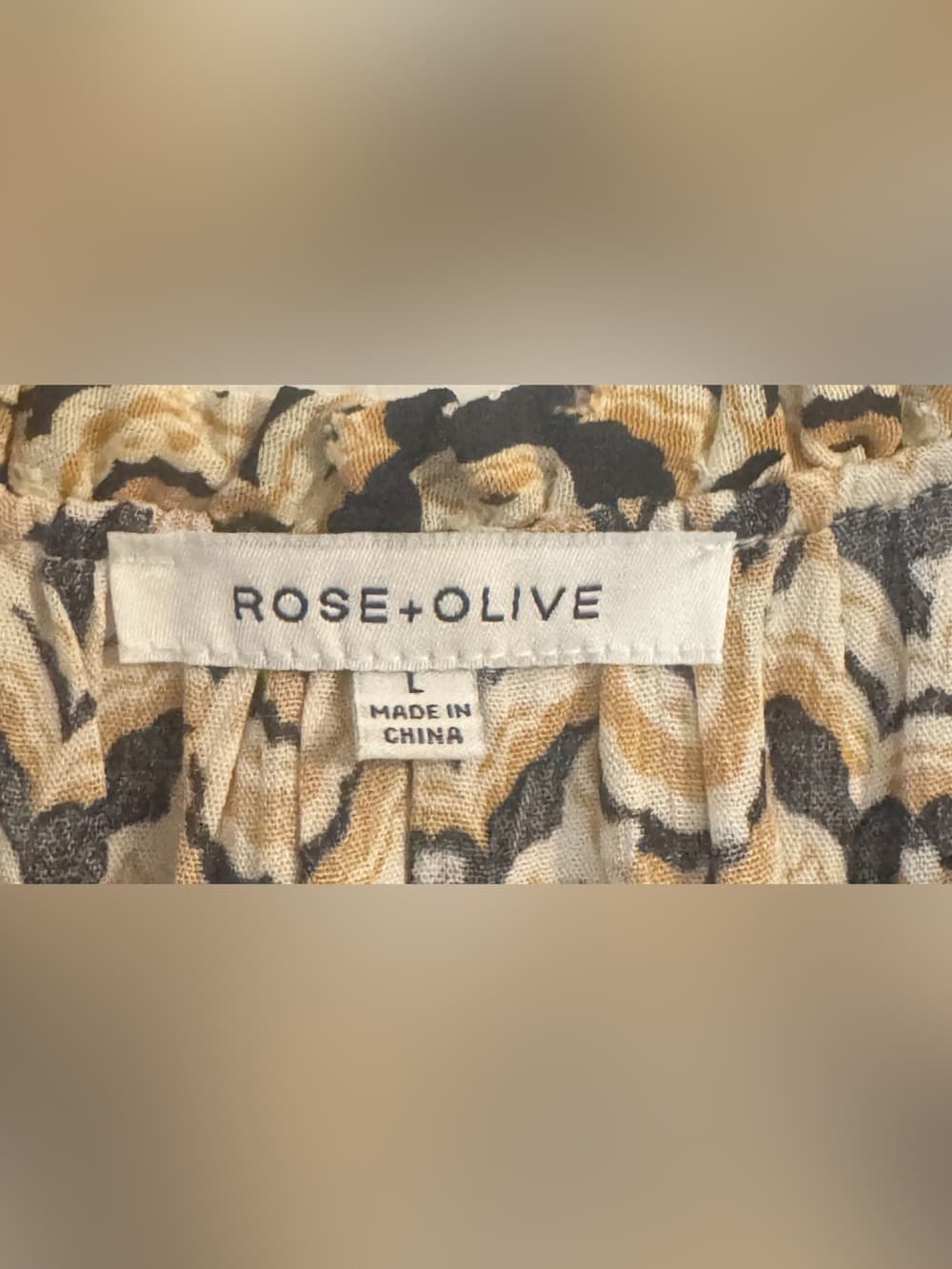 Rose + Olive Gold Black Ikat Print Flowy Cap Sleeve Blouse Size L - Thumbnail 5