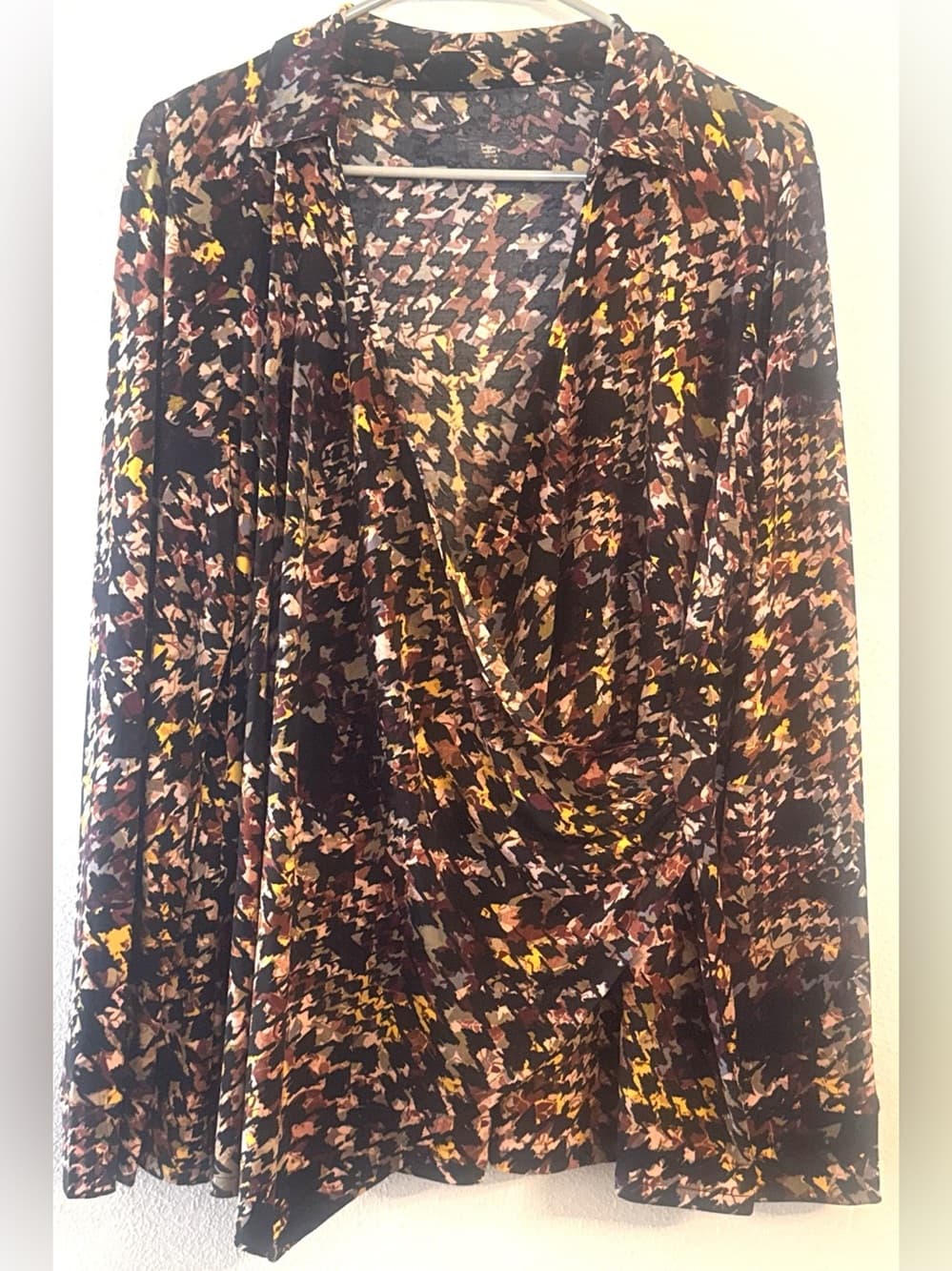 Investments Women's Abstract Print Draped Long Sleeve Stretch Blouse Size Large