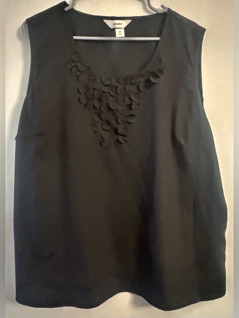 CJ Banks Plus Size 2X Black Sleeveless Top Floral Applique Neckline