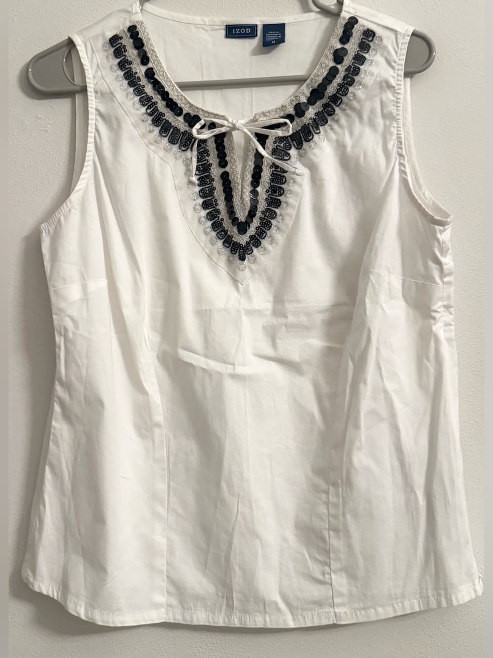 IZOD White Beaded Embellished V-Neck Sleeveless Shell Tank Top M Classic Preppy