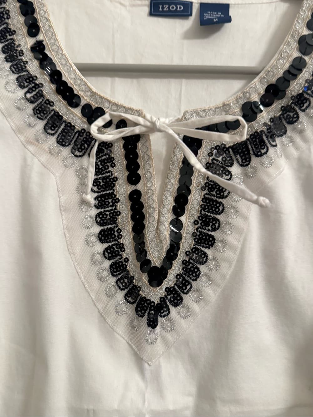 IZOD White Beaded Embellished V-Neck Sleeveless Shell Tank Top M Classic Preppy - Thumbnail 3