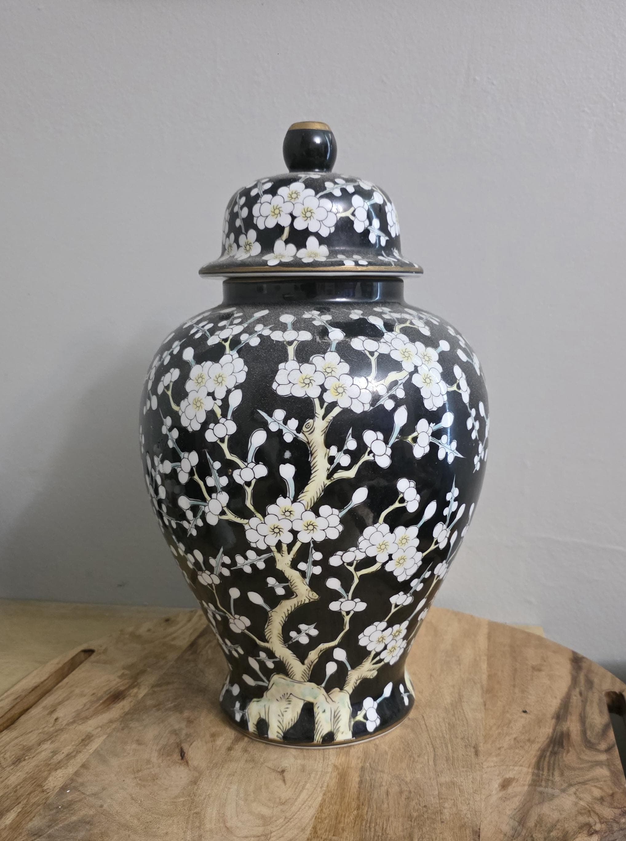 Vintage Chinese Black Ginger for Lamp Base