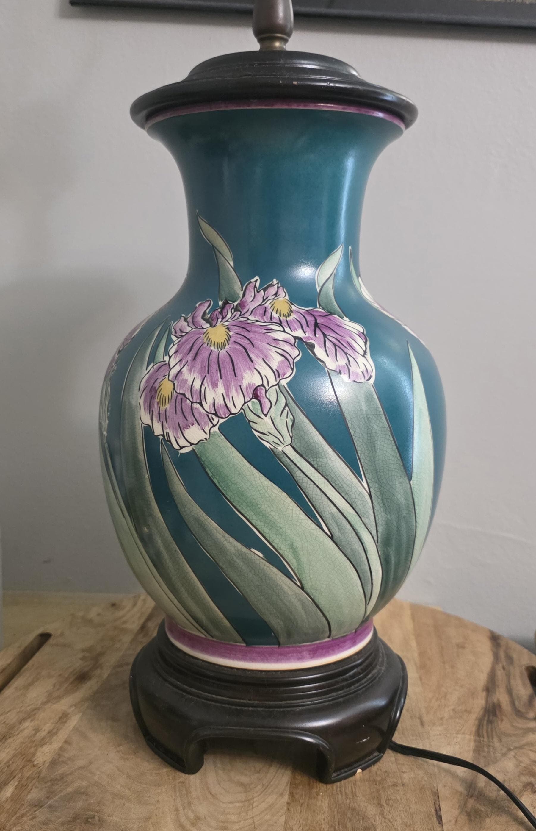 Vintage Chinese Oriental Lamp Green and Purple Iris Lamp