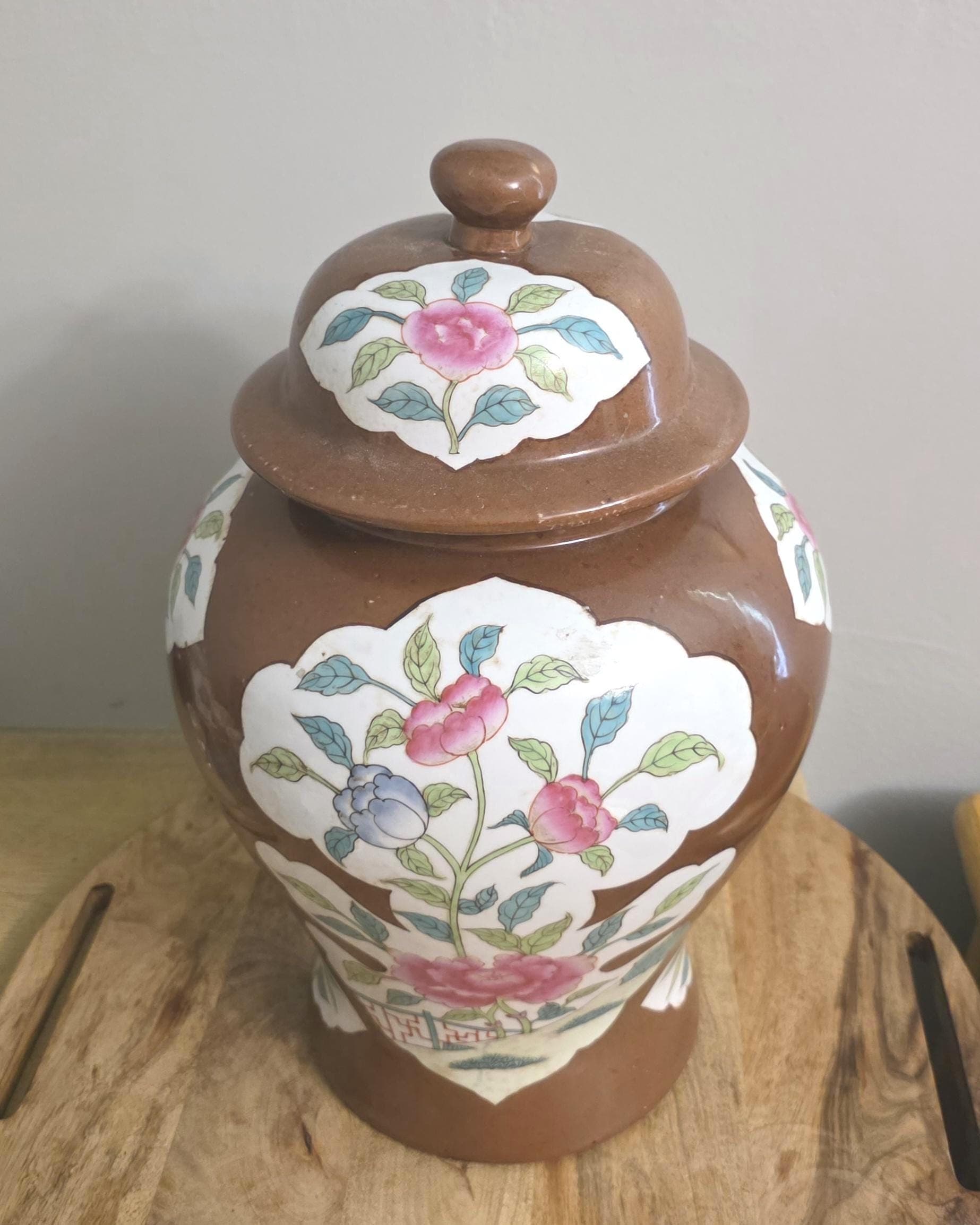 Vintage Capucine and Famille Rose Chinese Export Ginger Jar - Thumbnail 5