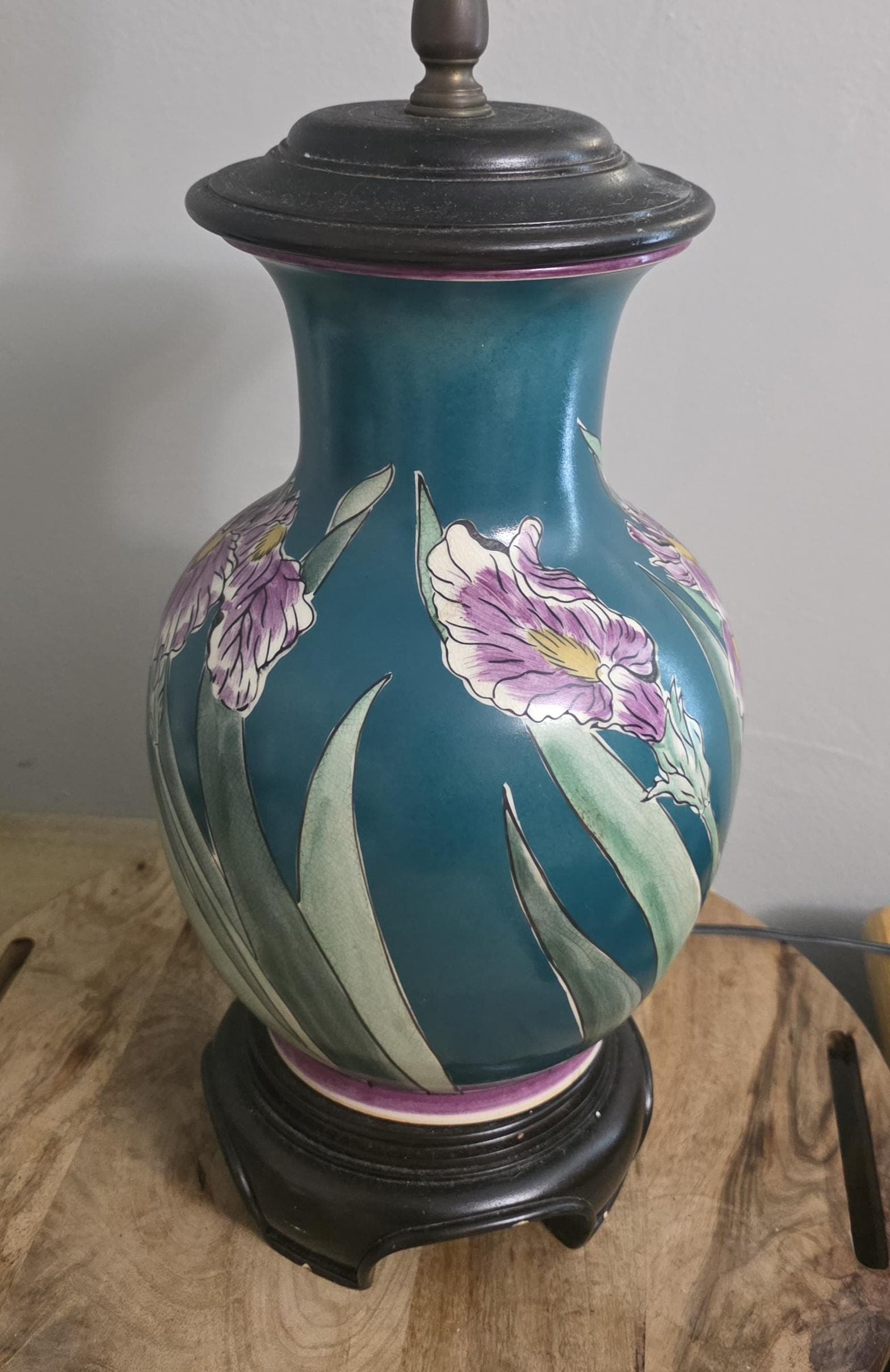 Vintage Chinese Oriental Lamp Green and Purple Iris Lamp - Thumbnail 2