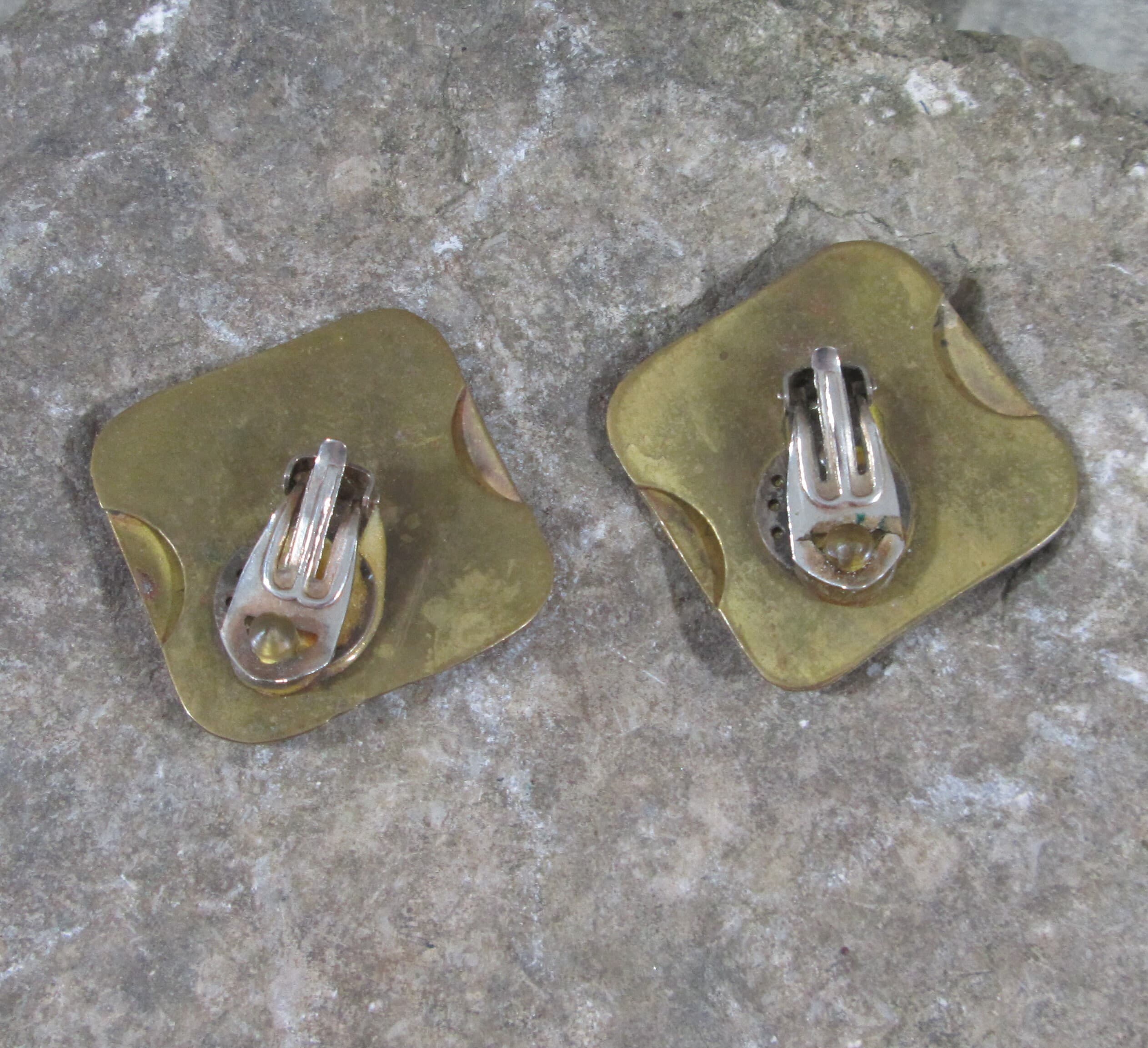 Vintage Brass and Enamel Clip-On Earrings - Thumbnail 2