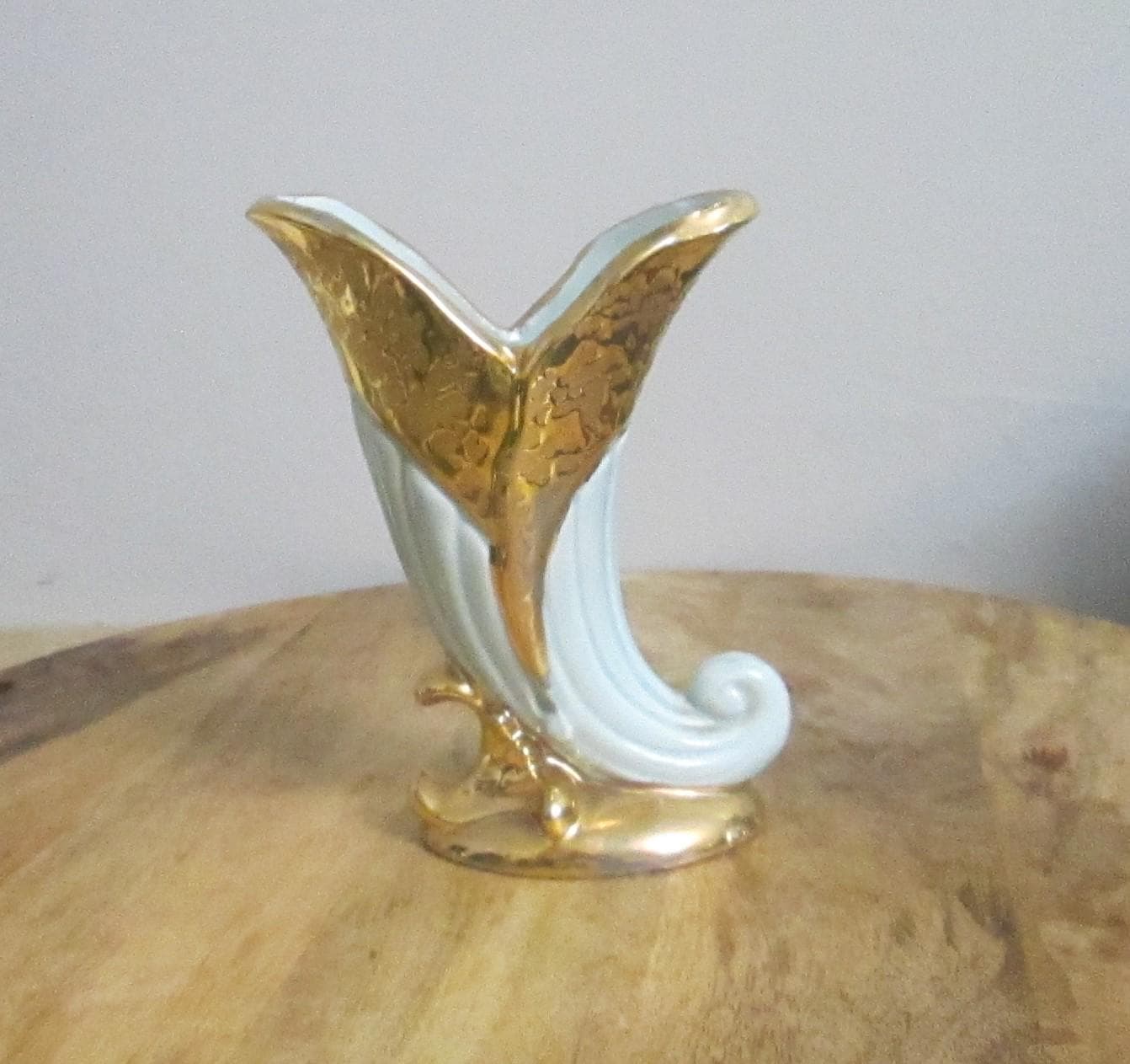 Vintage 50's Weeping Gold Blue Horn Vase