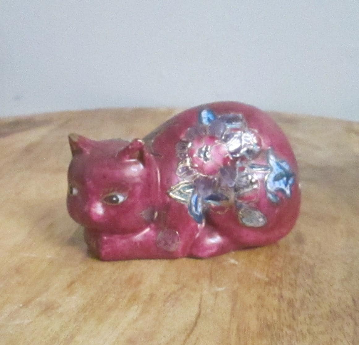 Vintage Chinese Enamel Decorated Porcelain Cat Figurine - Thumbnail 2