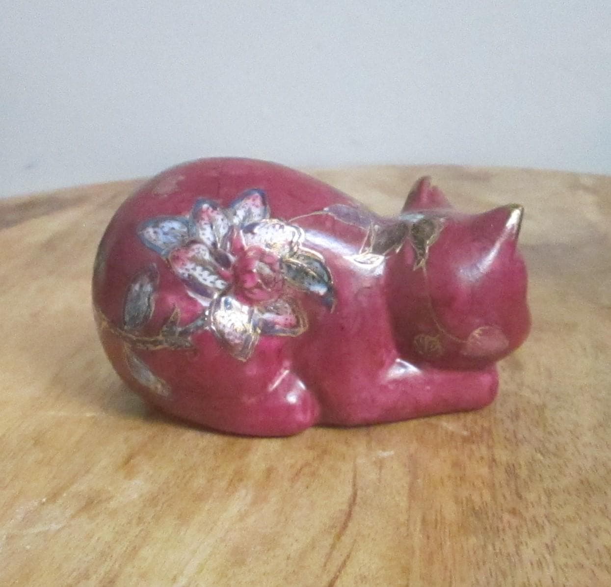 Vintage Chinese Enamel Decorated Porcelain Cat Figurine - Thumbnail 3