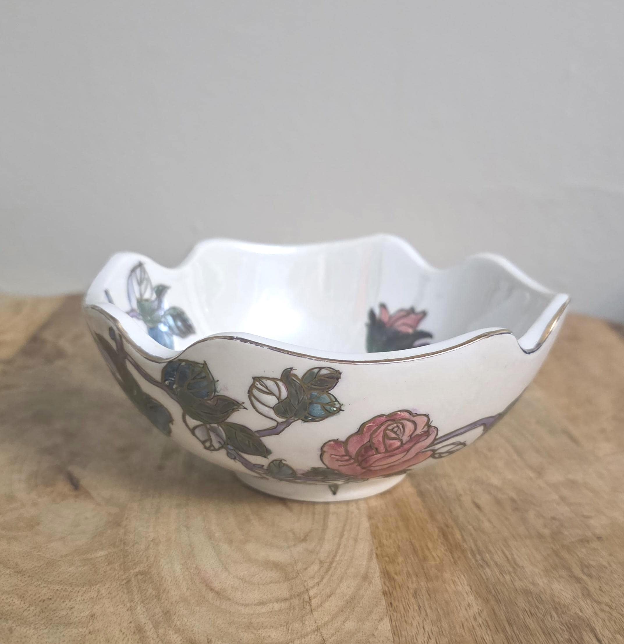 Vintage Chinese Macau Pretty Floral Rose Bowl