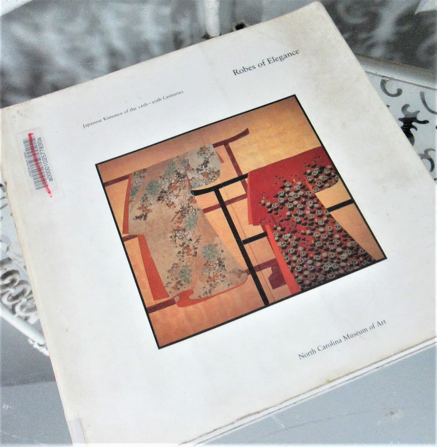 North Carolina Museum of Art Robes of Elegance Exhibition Catalog, 1988