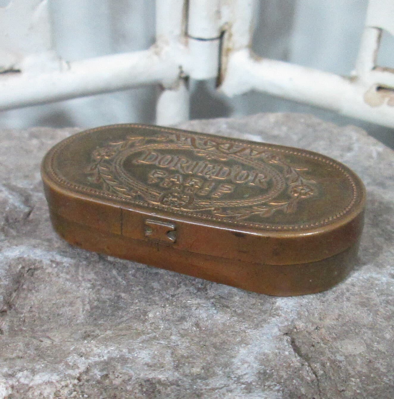 Antique Dorind'or Paris France Double Rouge Compact, 1921 - Thumbnail 2