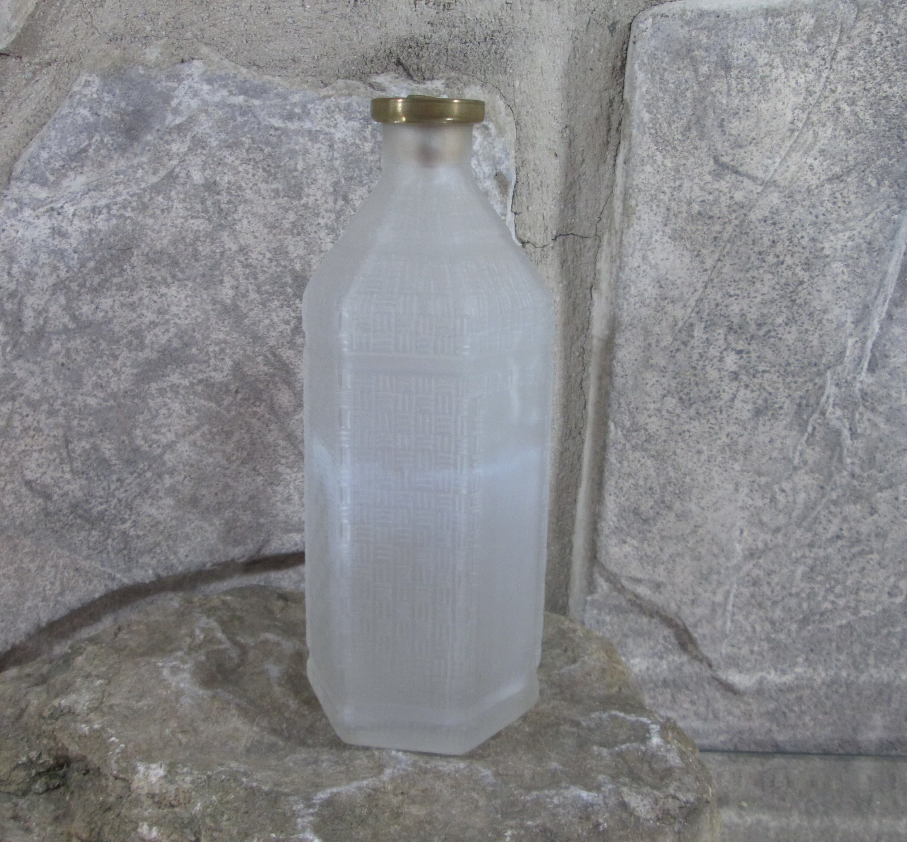 Vintage Basketweave Pattern Frosted Glass Talc Dispenser