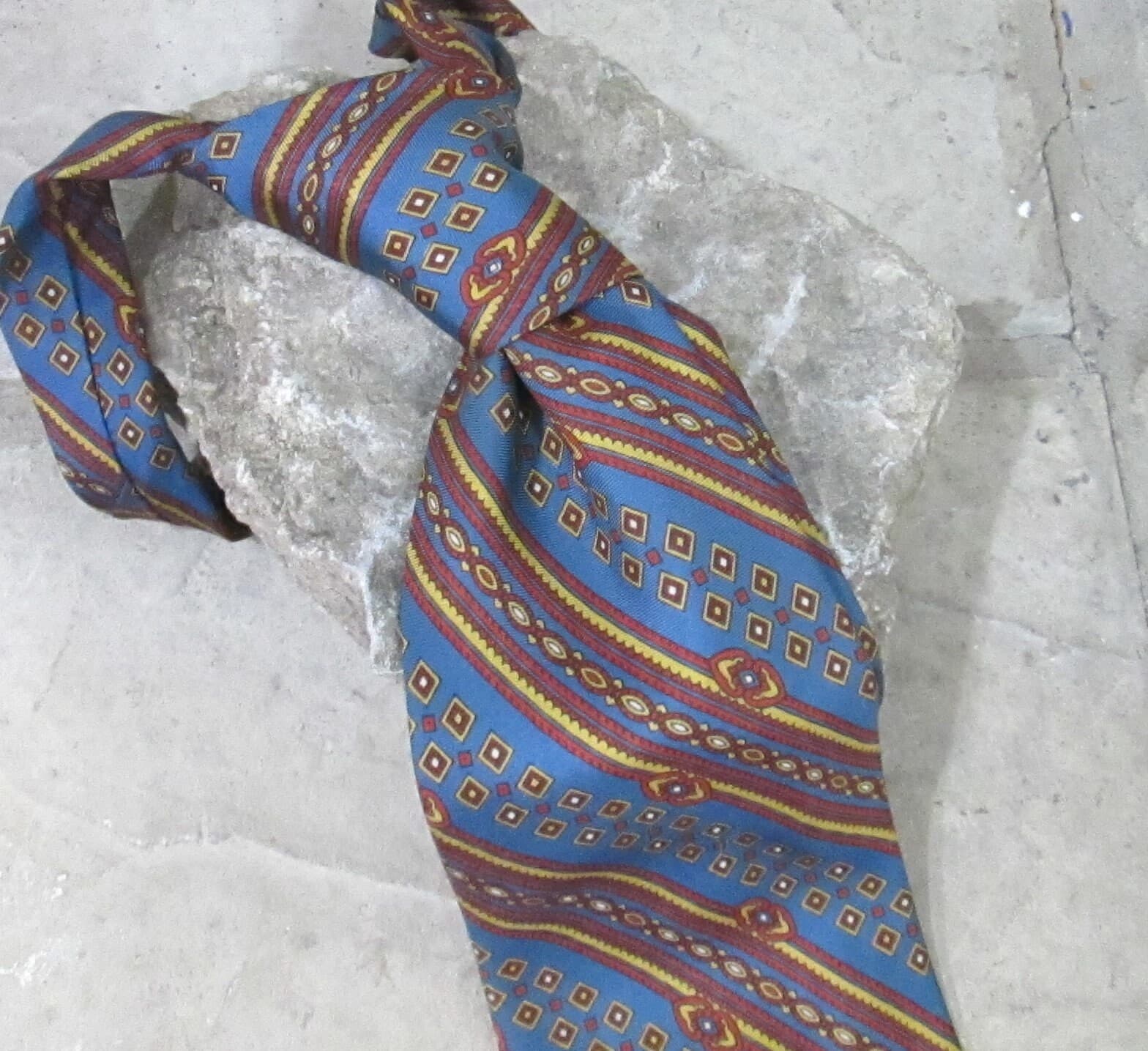 Vintage Wolf Wiles' Italian Silk Print Tie