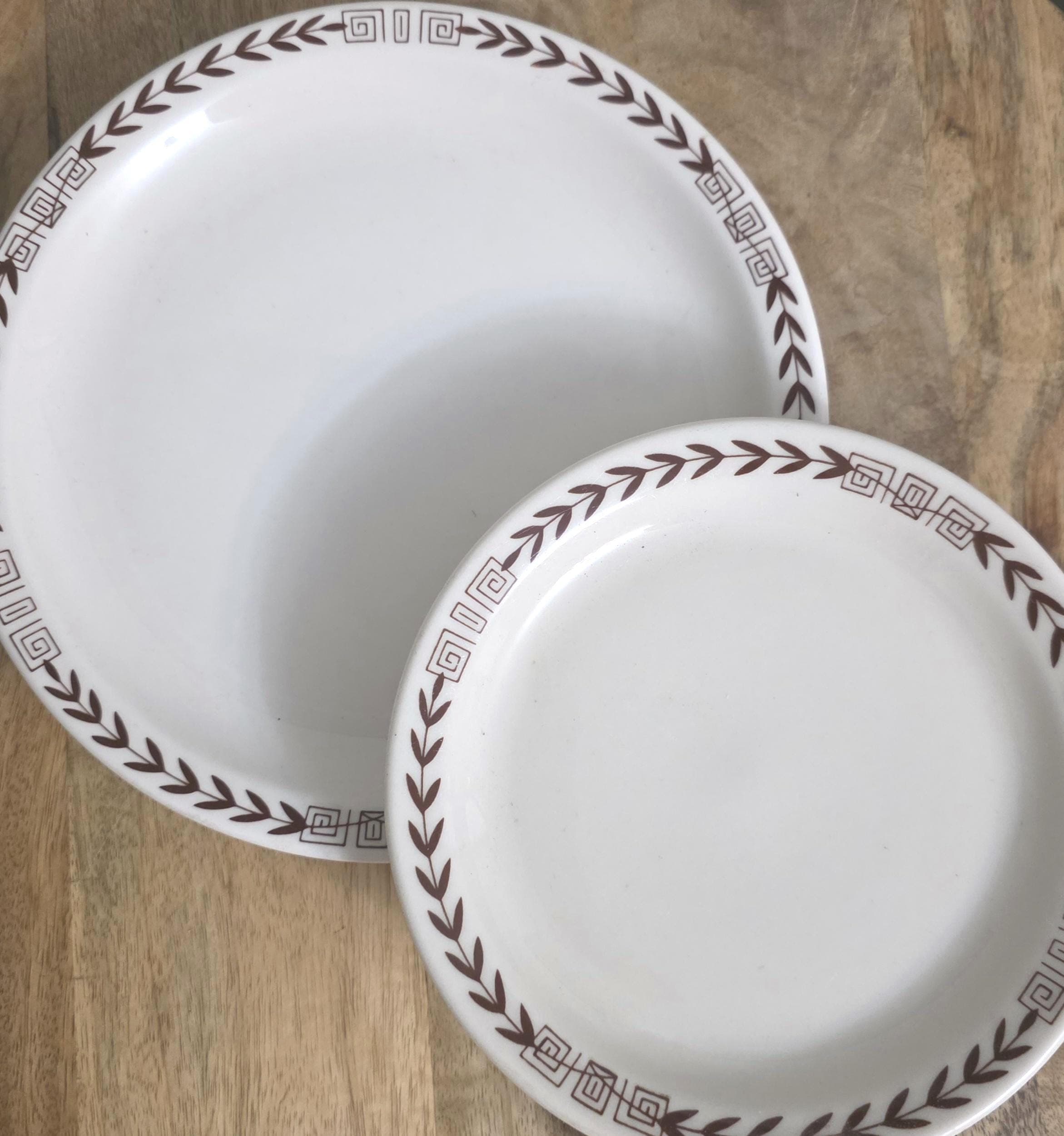 Vintage Tiki Pattern Restaurant Plates