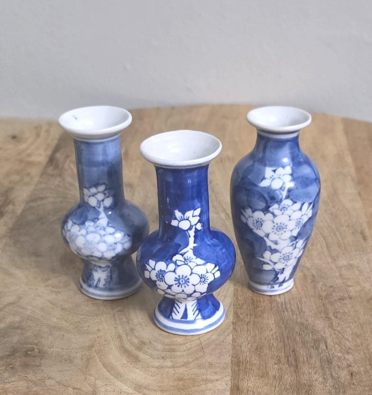 Vintage Chinese Blue and White Mini Vases - Thumbnail 2