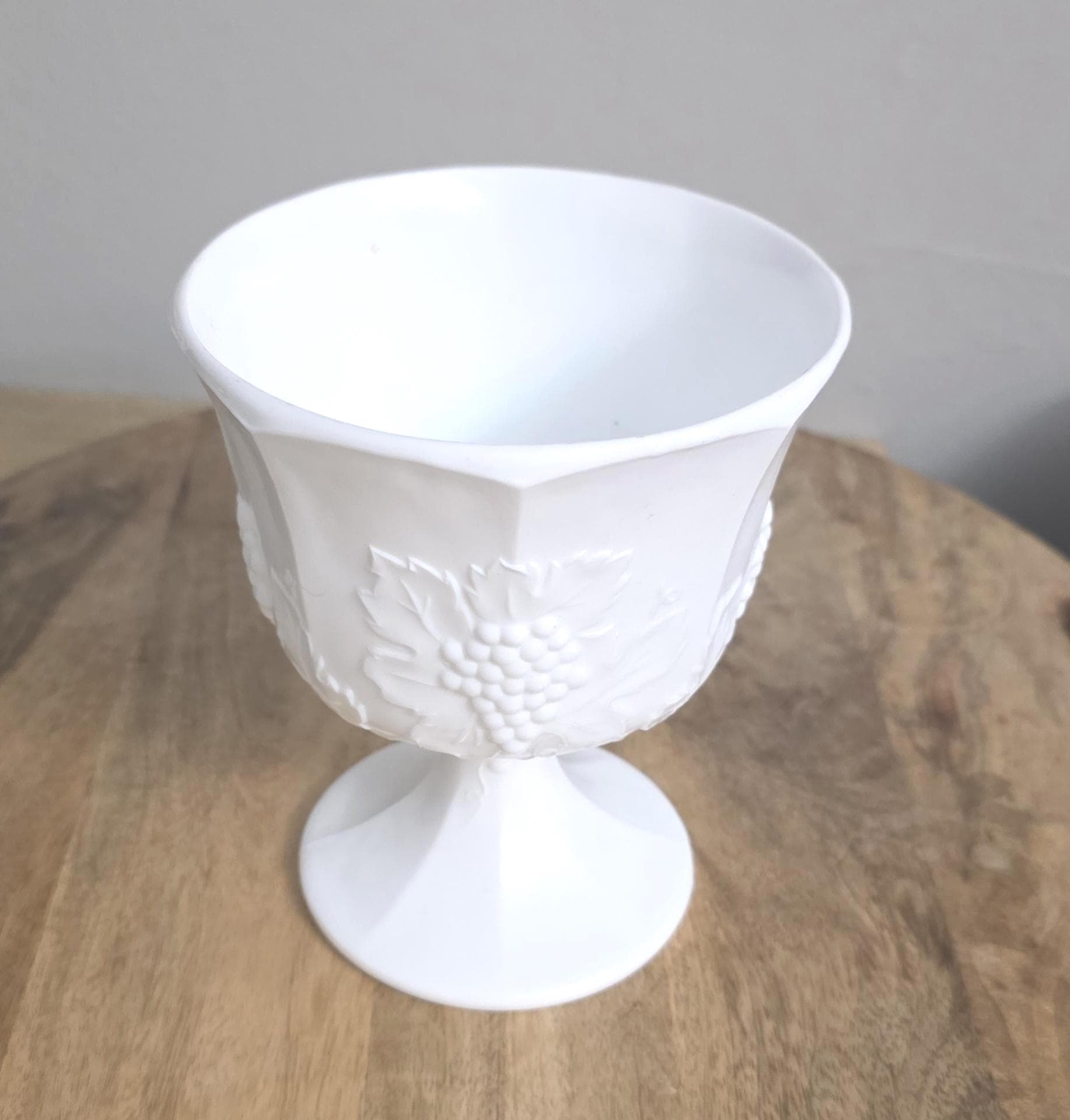 Vintage Milk Glass Grape Vine Compote Footed Bowl - Thumbnail 2
