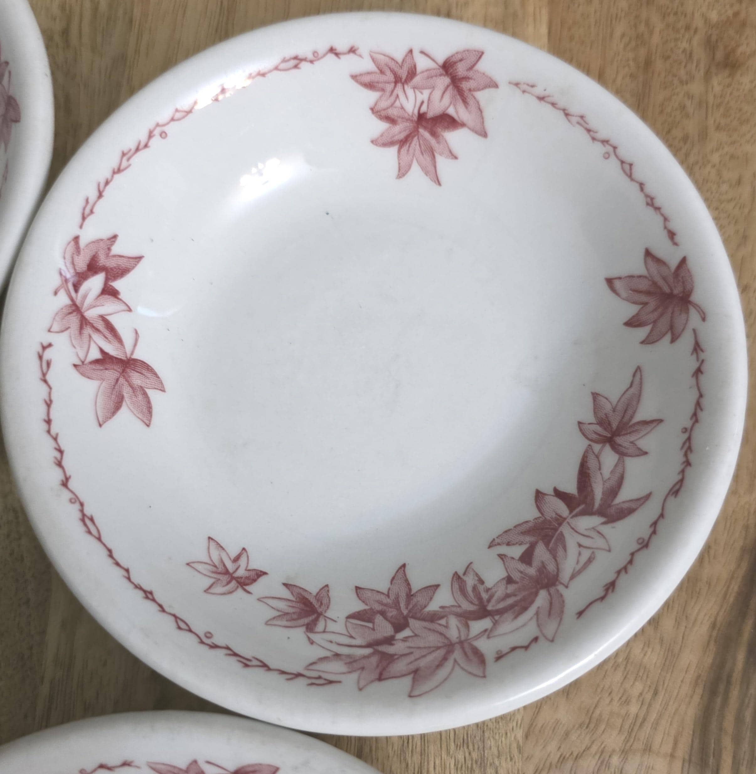 Vintage Red Leaf Pattern Restaurant Ware Berry Bowls - Thumbnail 4