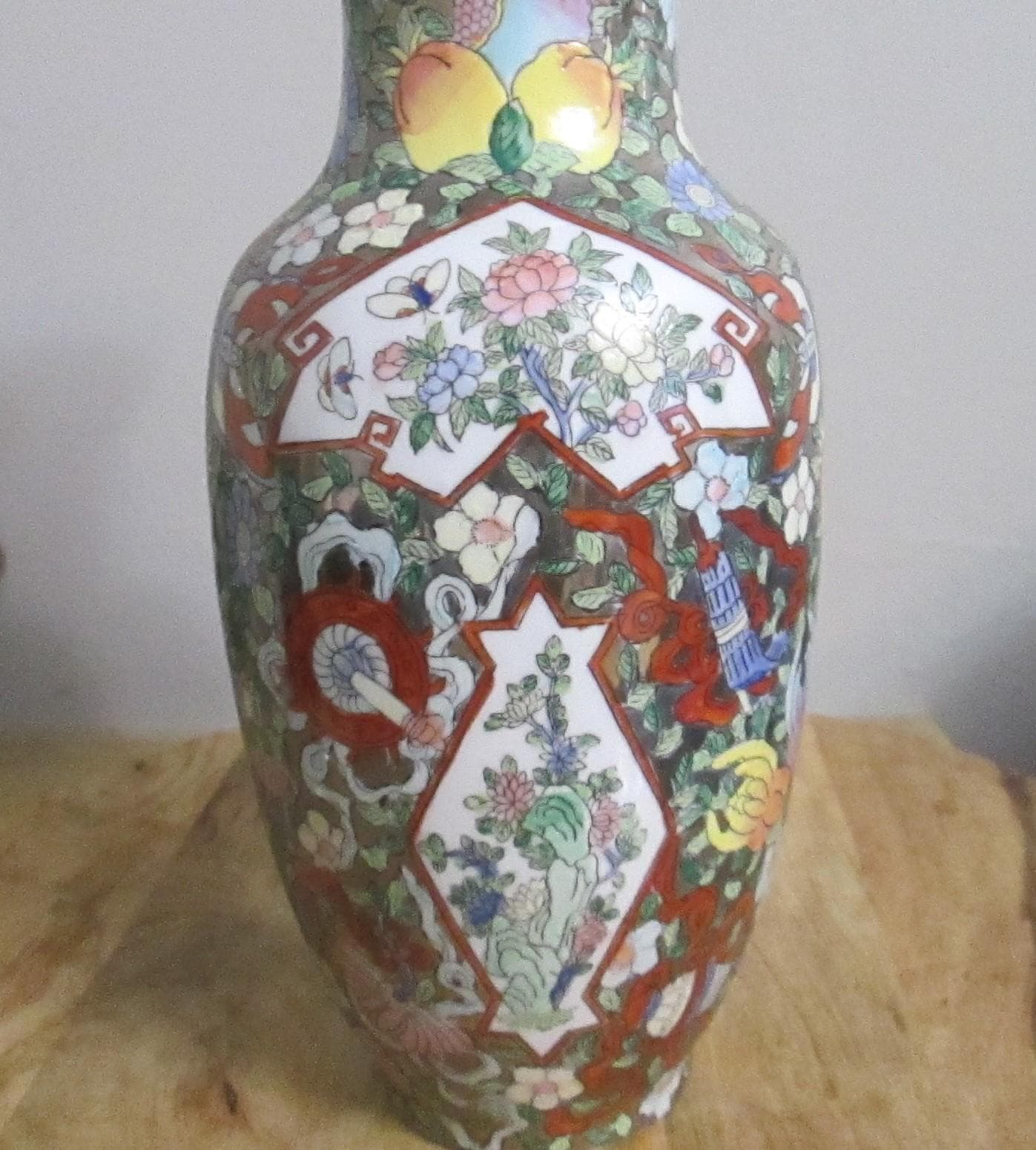 Vintage Chinese Export Enamel Vase - Thumbnail 3