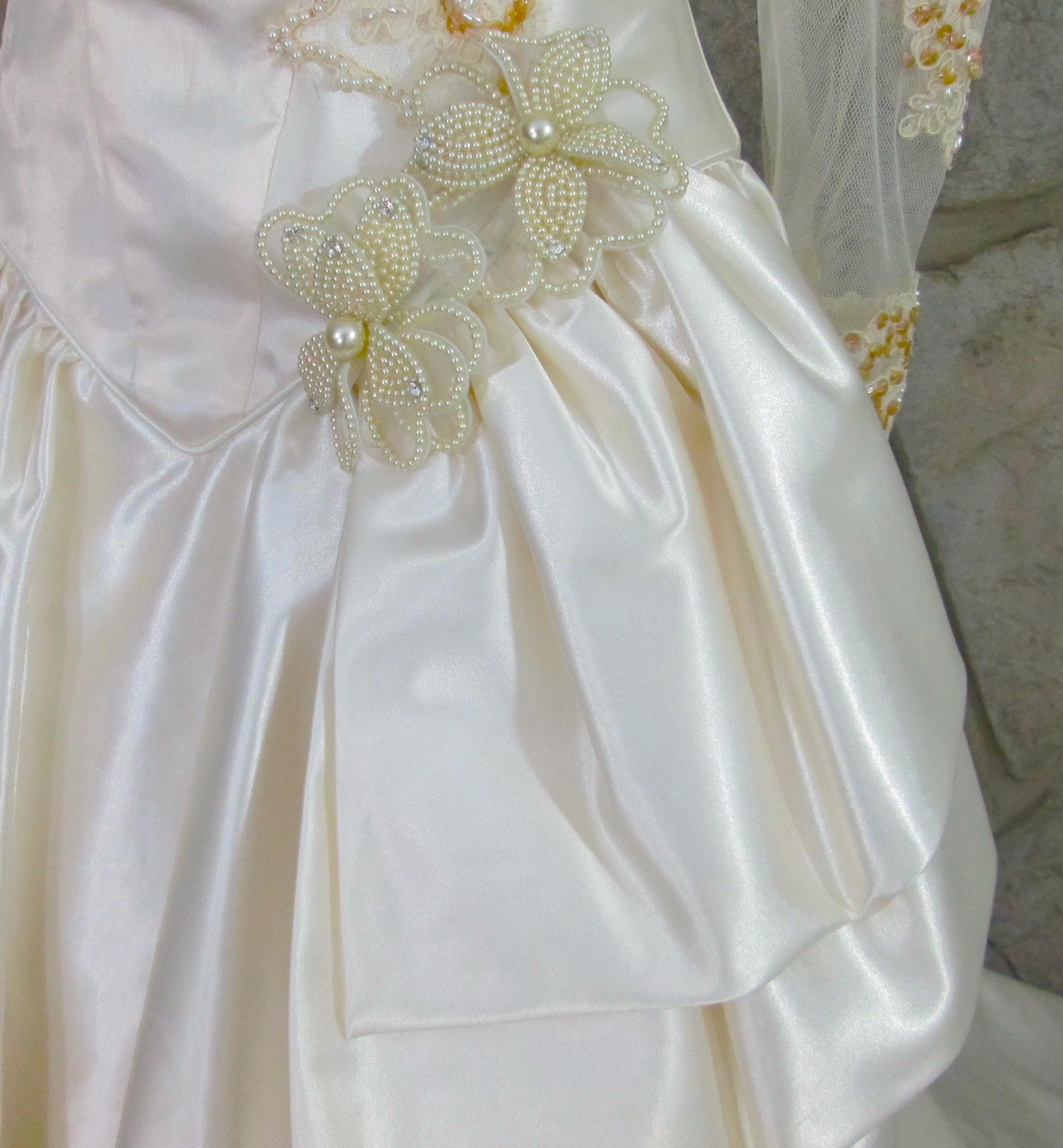 Vintage 1980's Renaissance Style Wedding Dress - Thumbnail 3