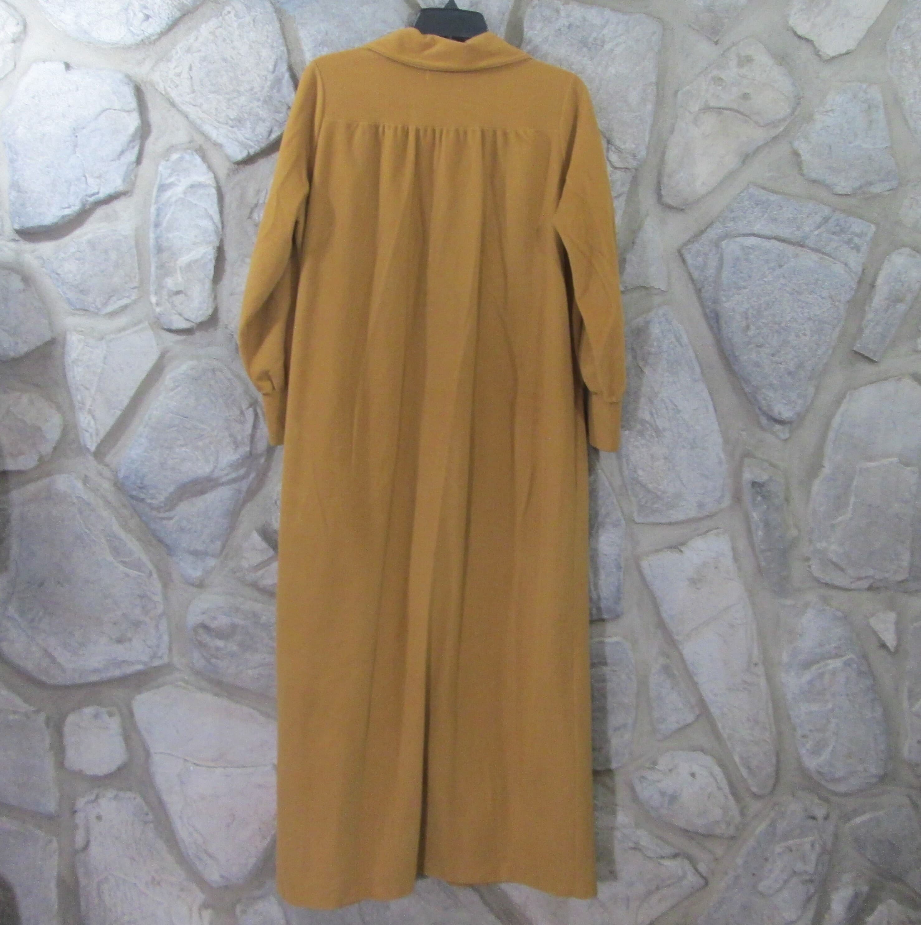 Vintage Vassarette Robe with Crown Detail - Thumbnail 3
