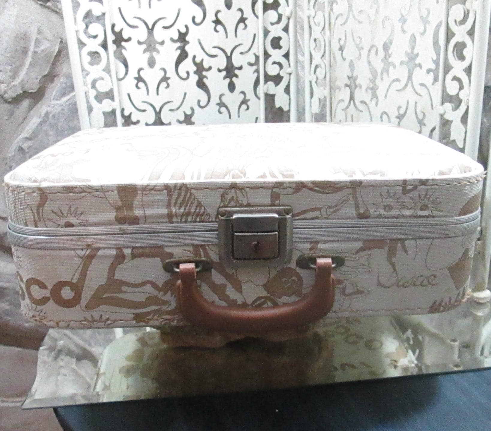 Vintage Studio 64 Disco Themed Suitcase - Thumbnail 2