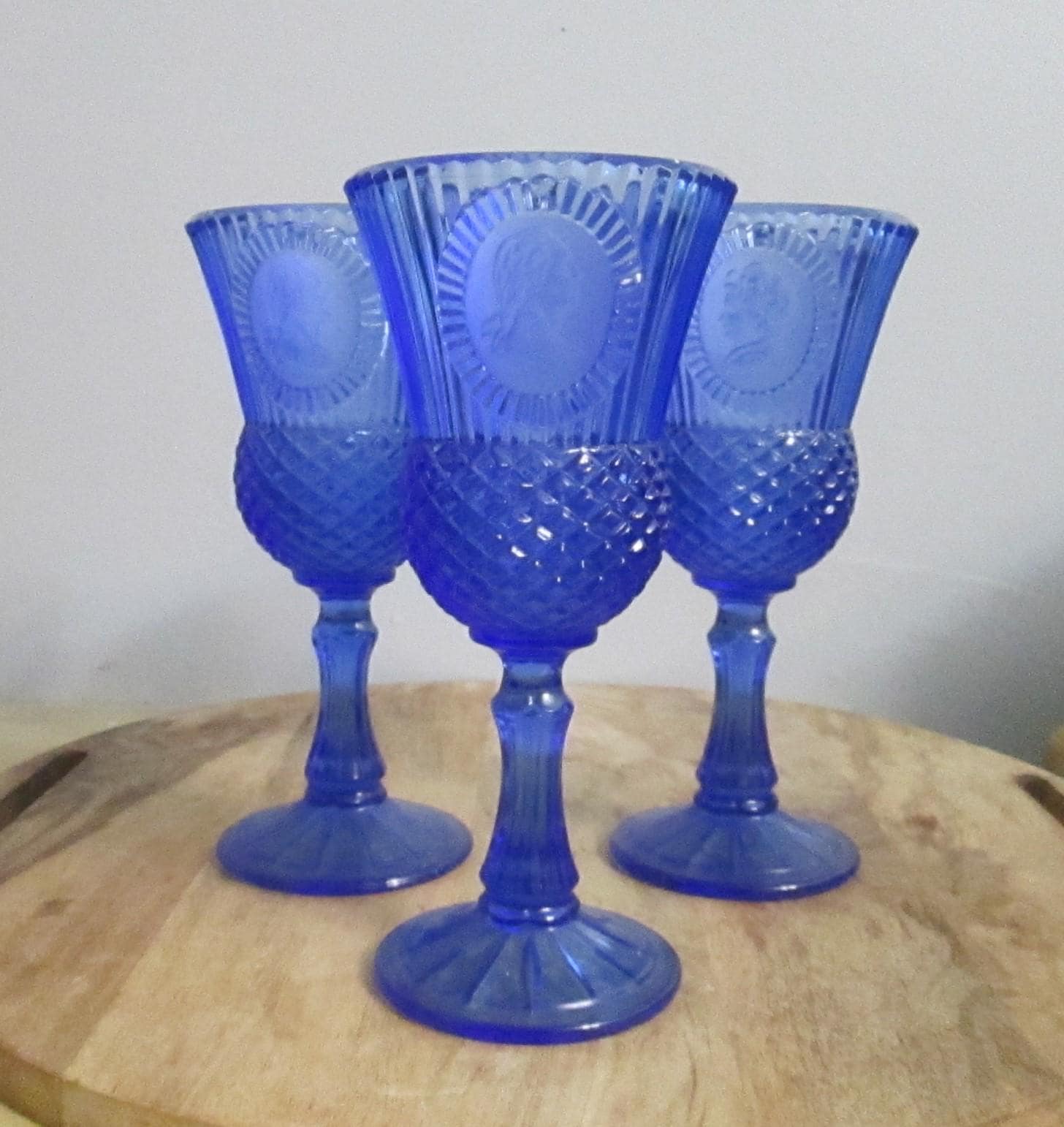 Vintage Avon Fostoria Bicentennial Blue George Washington Goblet Wine Glasses