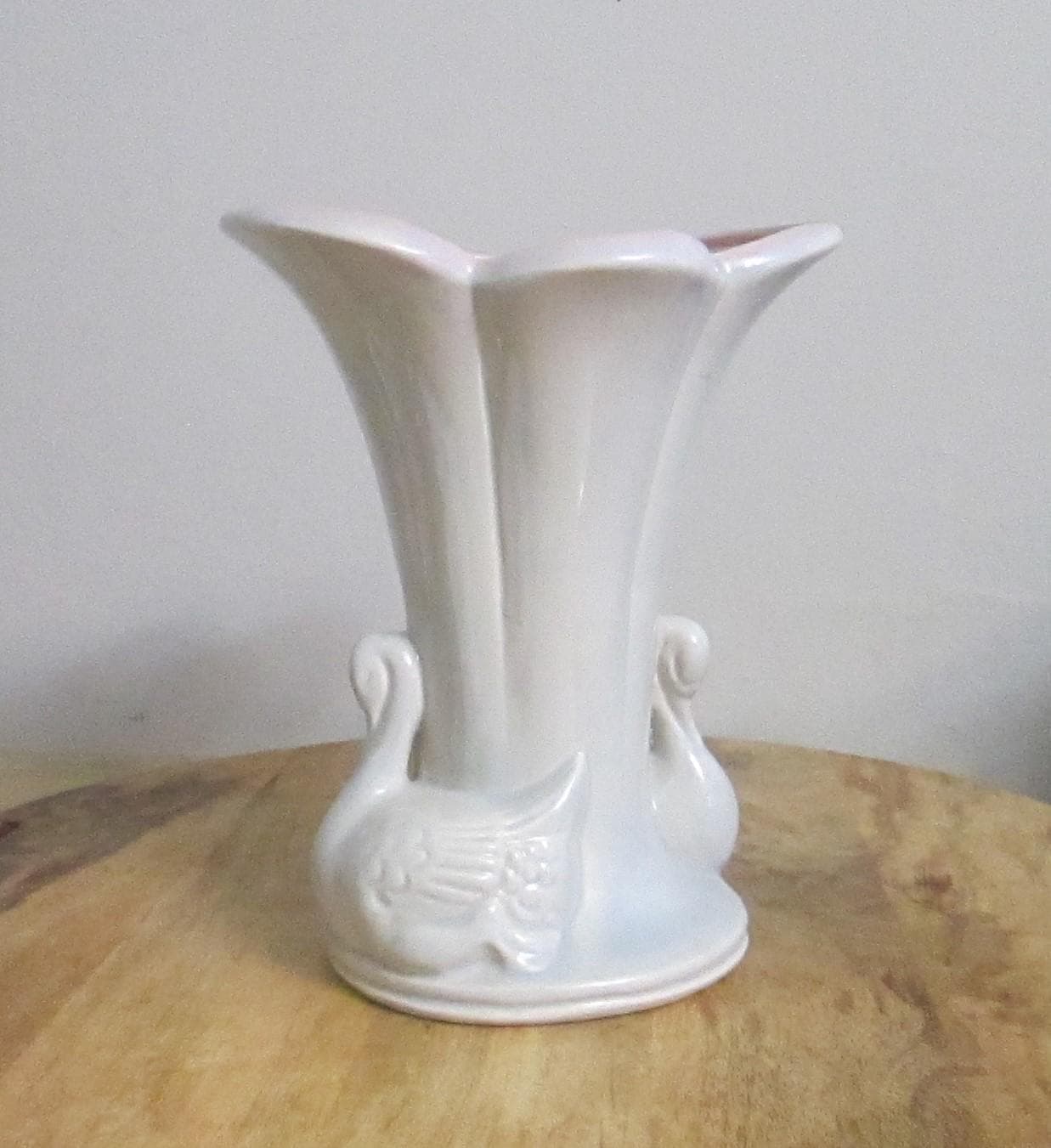 Vintage Gonder Pottery Gray and Pink Swan Vase - Thumbnail 2