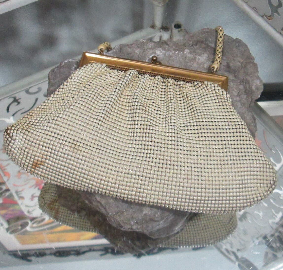 Vintage Whiting & Davis Cream Mesh Handbag Evening Purse