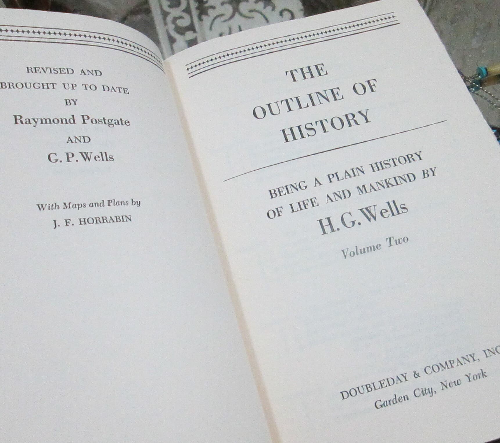Vintage Edition The Outline of History Vol II by H.G. Wells, 1971 - Thumbnail 5