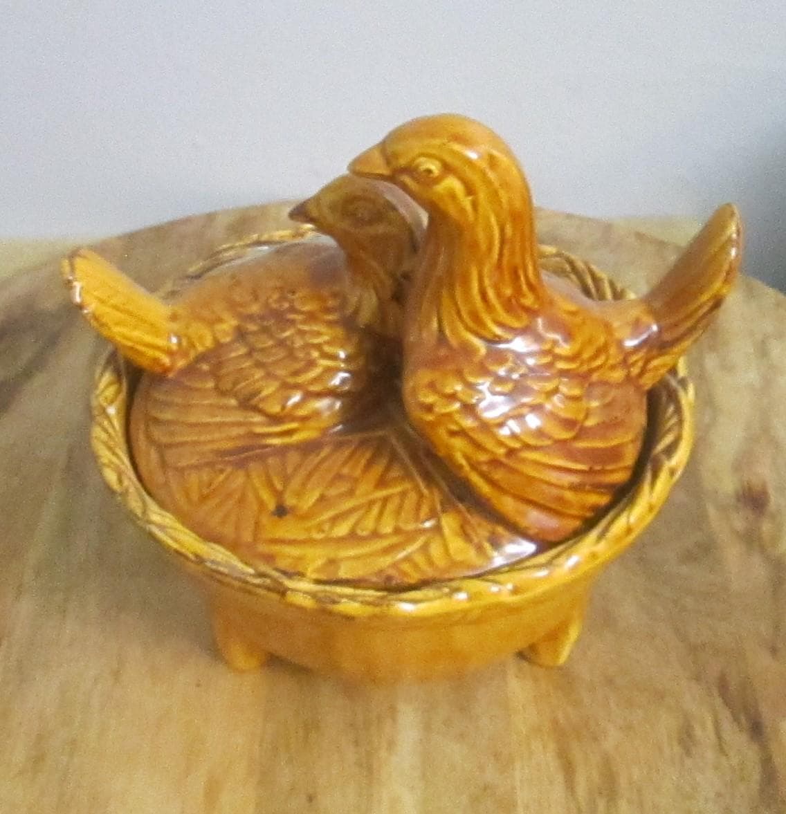 Vintage Maddux Pottery Bird Design Lidded Bowl - Thumbnail 2