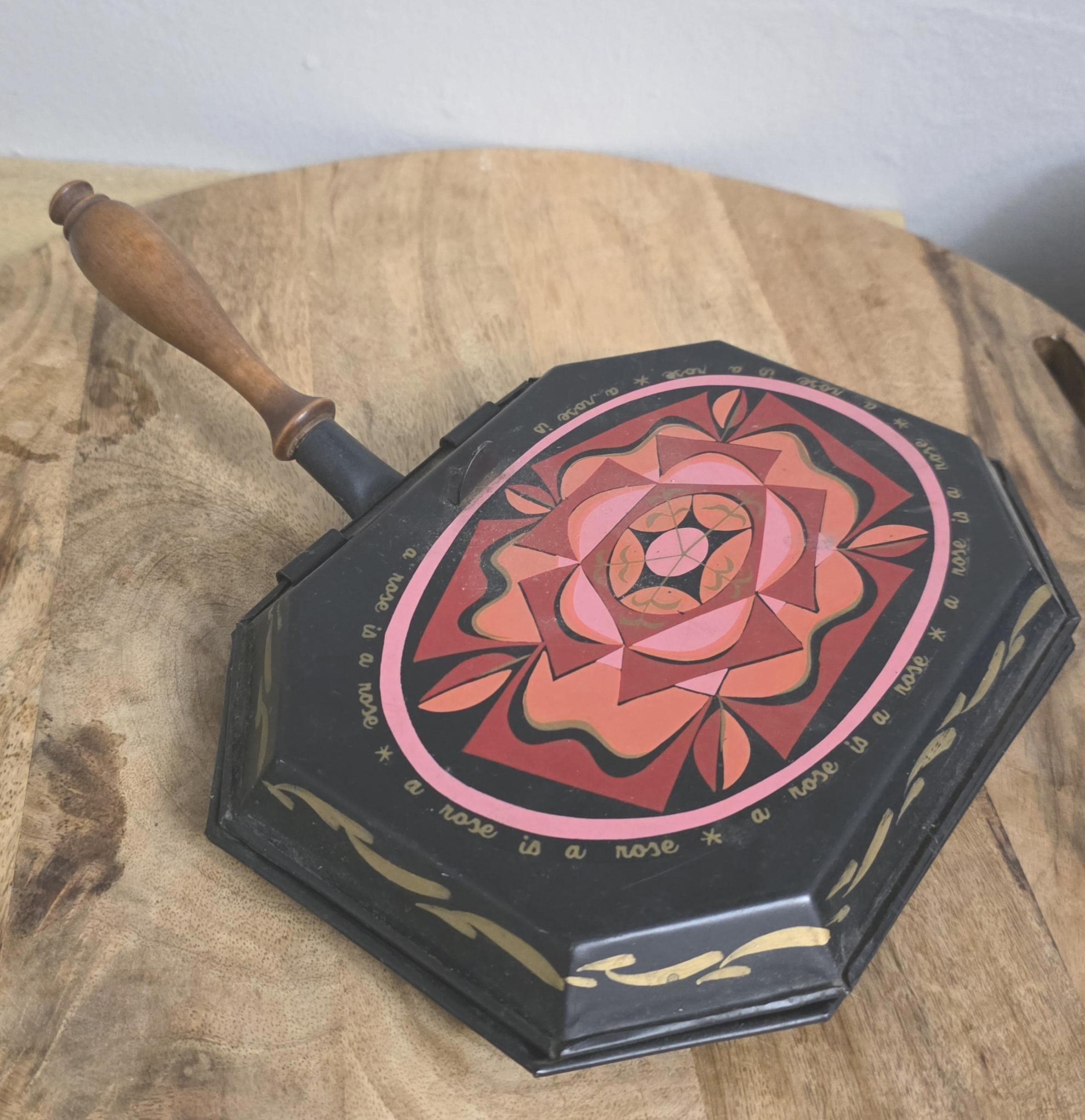 Vintage Farmhouse Decor Rose Pattern Metal Tole Silent Butler Crumb Catcher - Thumbnail 2