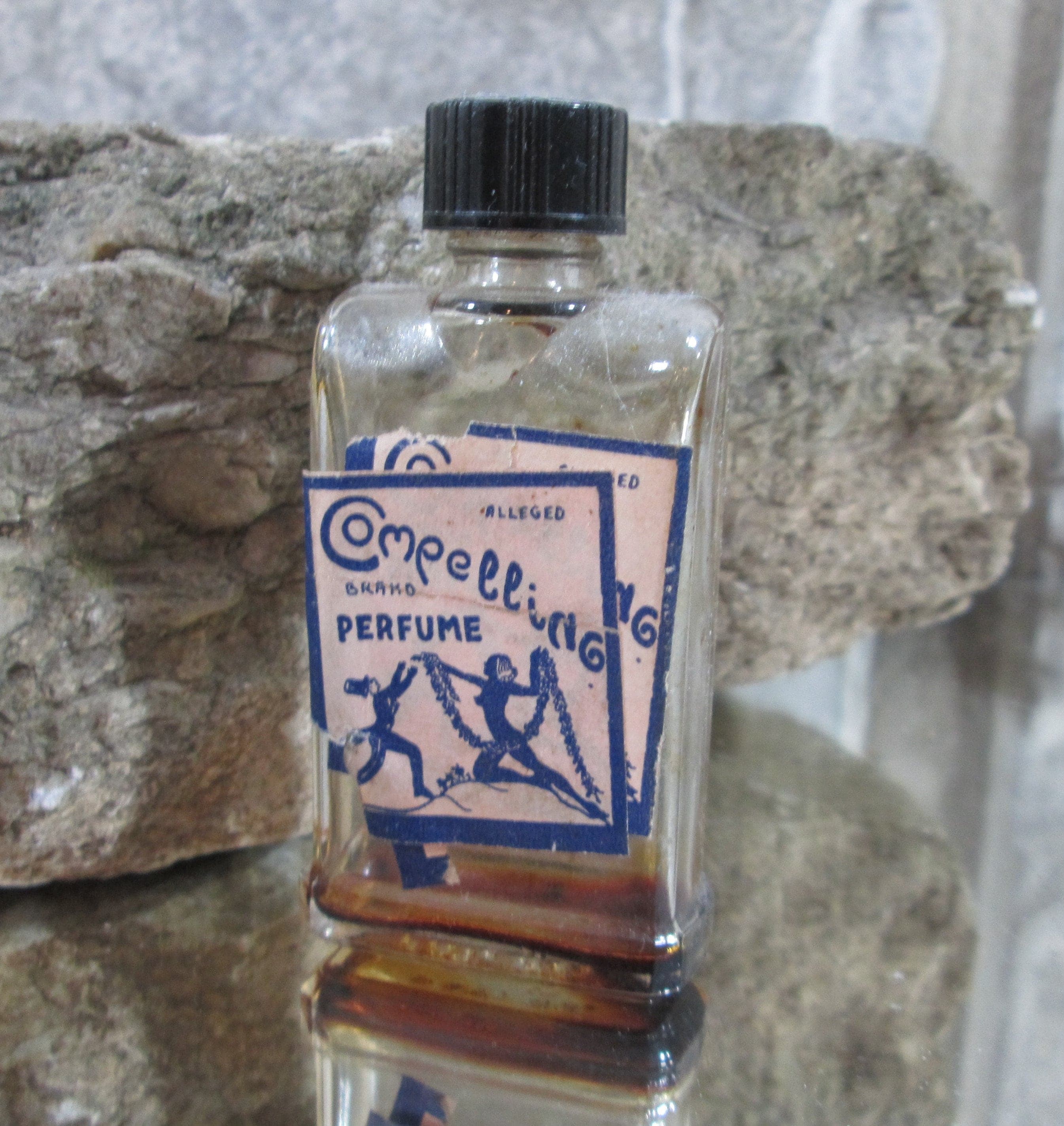Vintage 1930's Compelling Perfume Bottle - Thumbnail 2