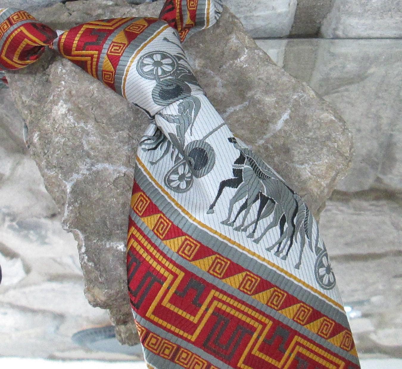 Vintage 1960s Brittania by Arrow Chariot Themed Tie