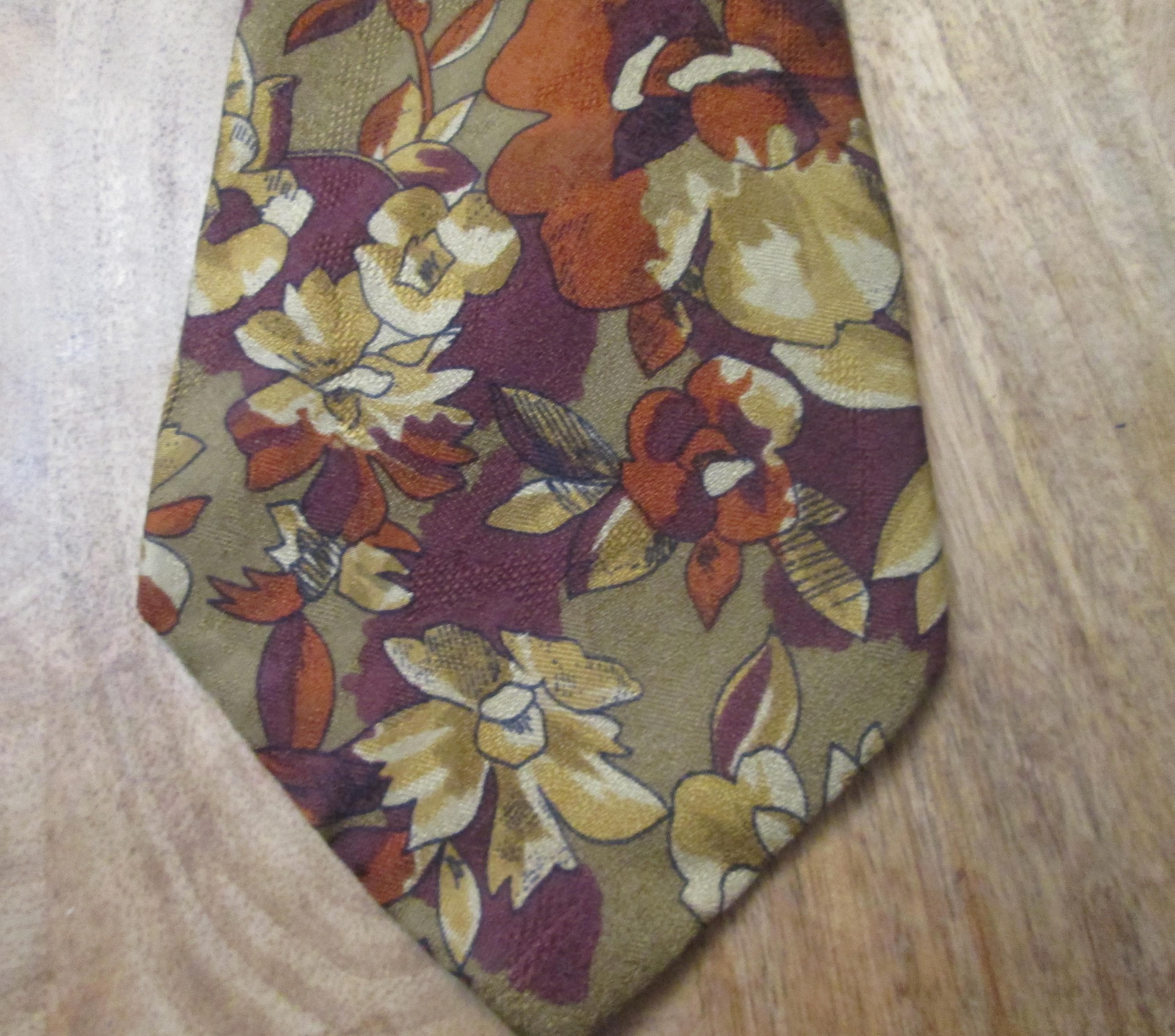 Vintage Bonwit Teller Silk Floral Print Necktie - Thumbnail 2