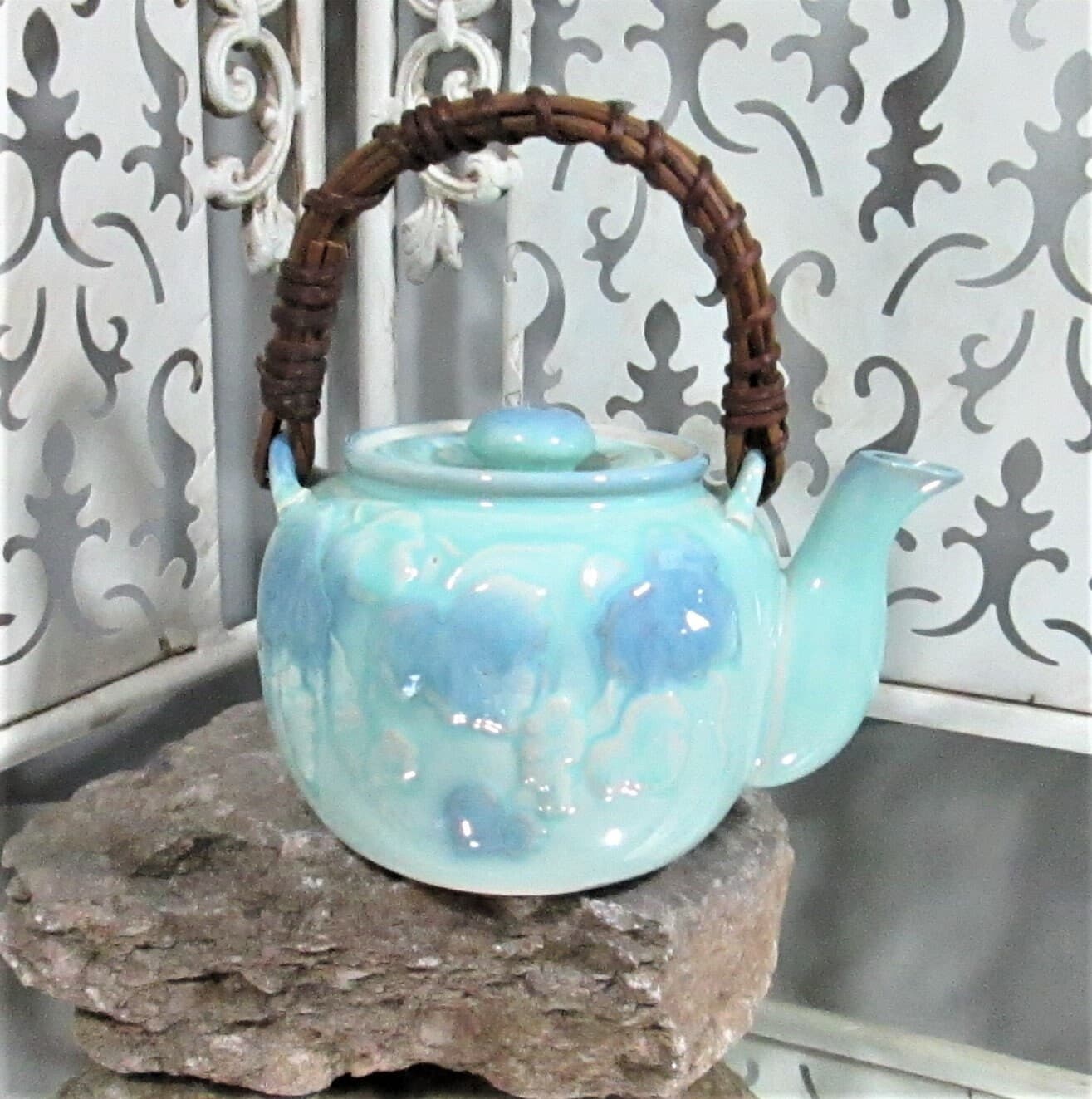 Vintage Japanese Blue Leaf Design Teapot - Thumbnail 2