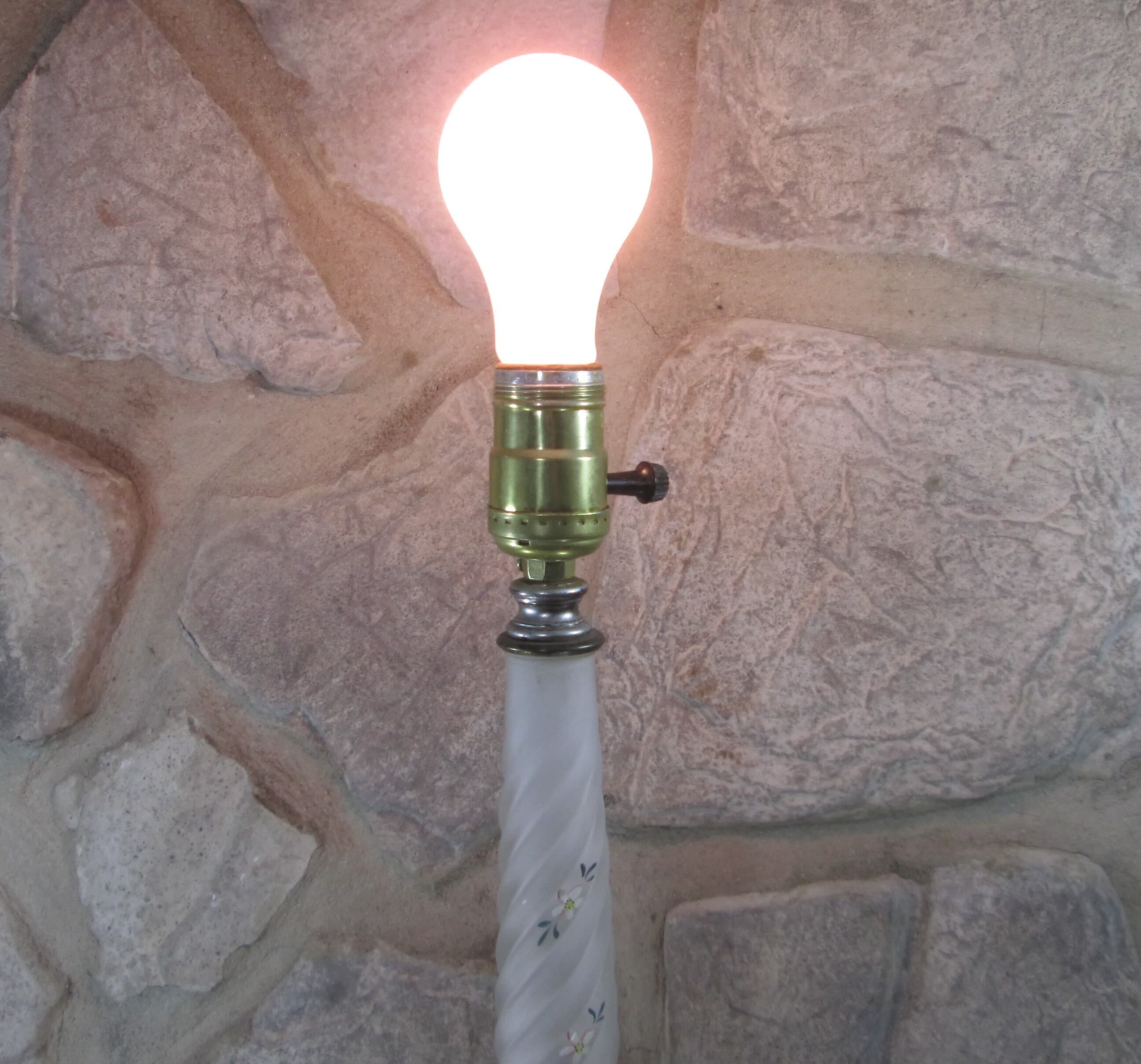 Vintage 30's Frosted Glass Pink Metal Base Lamp - Thumbnail 4
