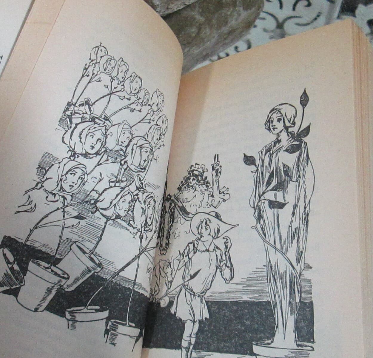 Tik-Tok of Oz by L. Frank Baum Del Rey Paperback Book, 1979 - Thumbnail 3