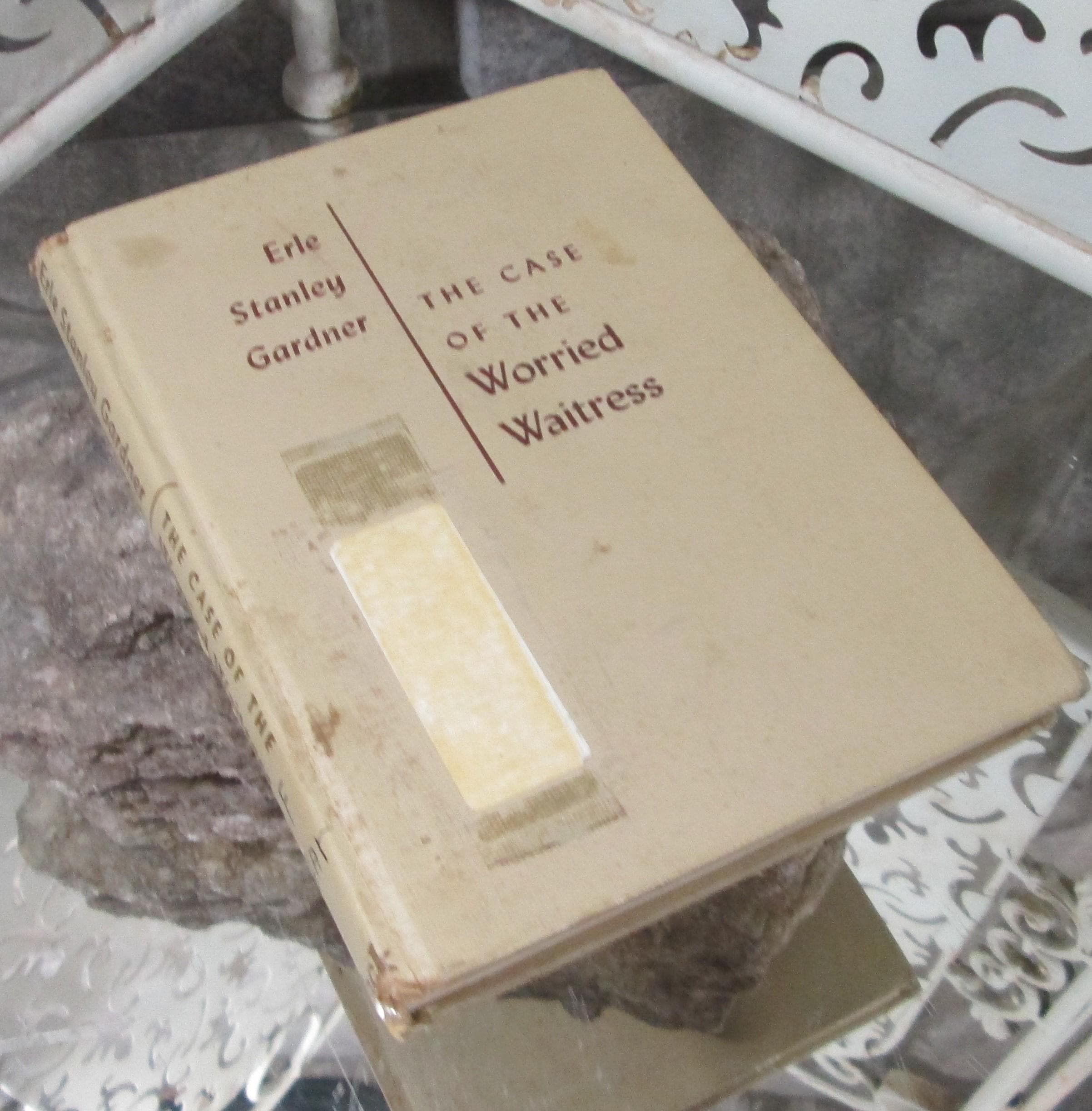 The Case of the Worried Waitress by Erle Stanley Gardner, 1966