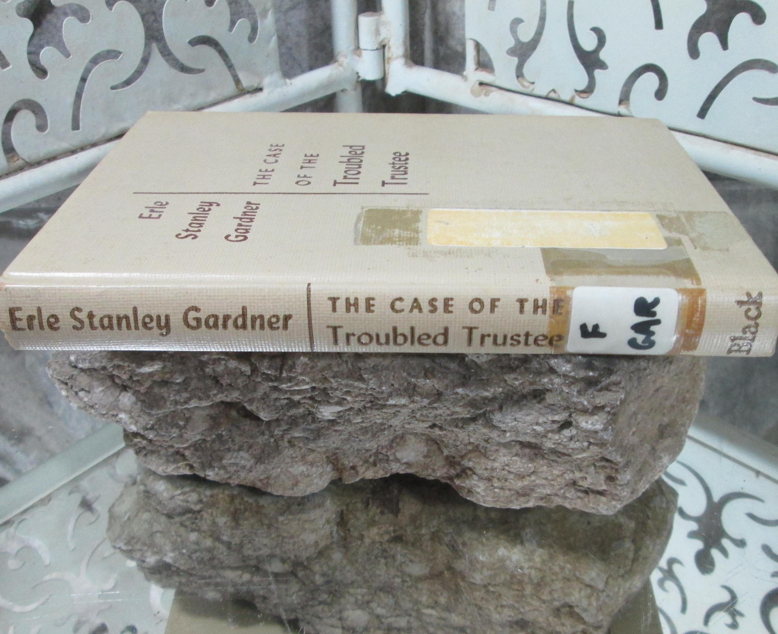 The Case of the Troubled Trustee by Erle Stanley Gardner, 1965 - Thumbnail 2