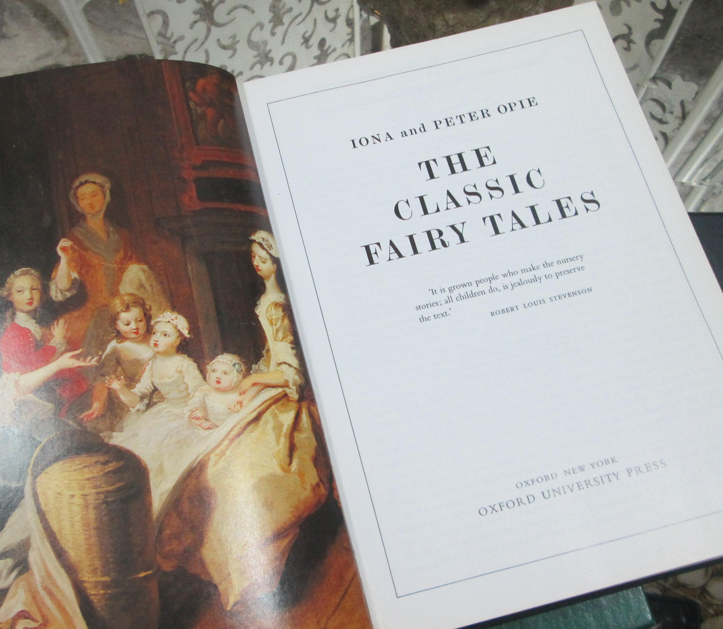 The Classic Fairy Tales by Iona and Peter Opie, 1995 - Thumbnail 2