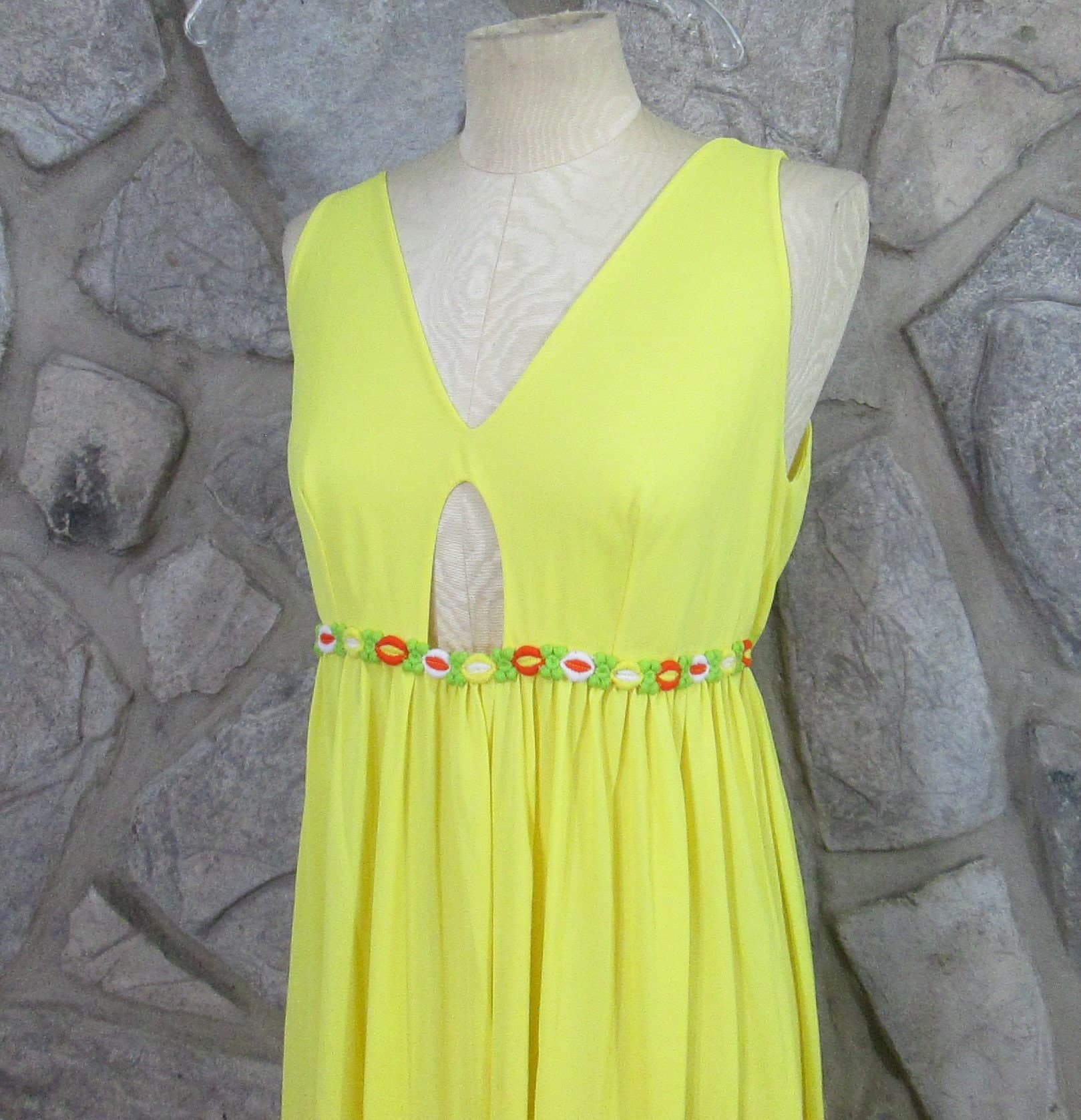 Vintage 1970's Yellow Negligee Nightgown - Thumbnail 2