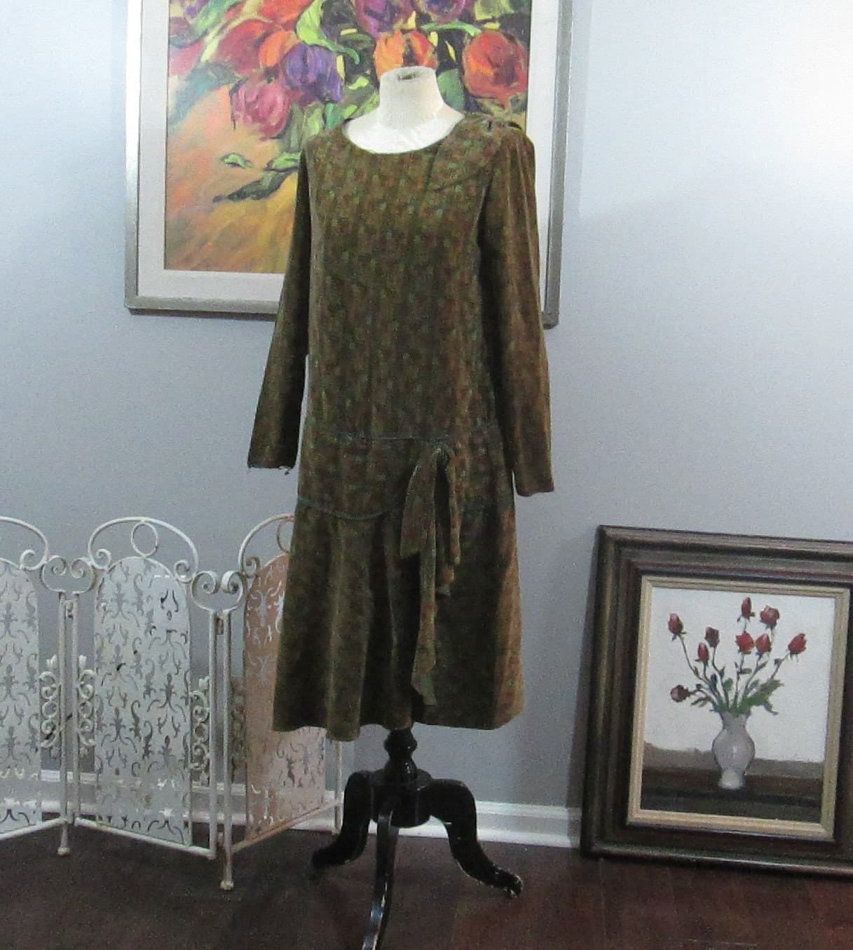 Vintage 1920's Green Velvet Patterned Day Dress
