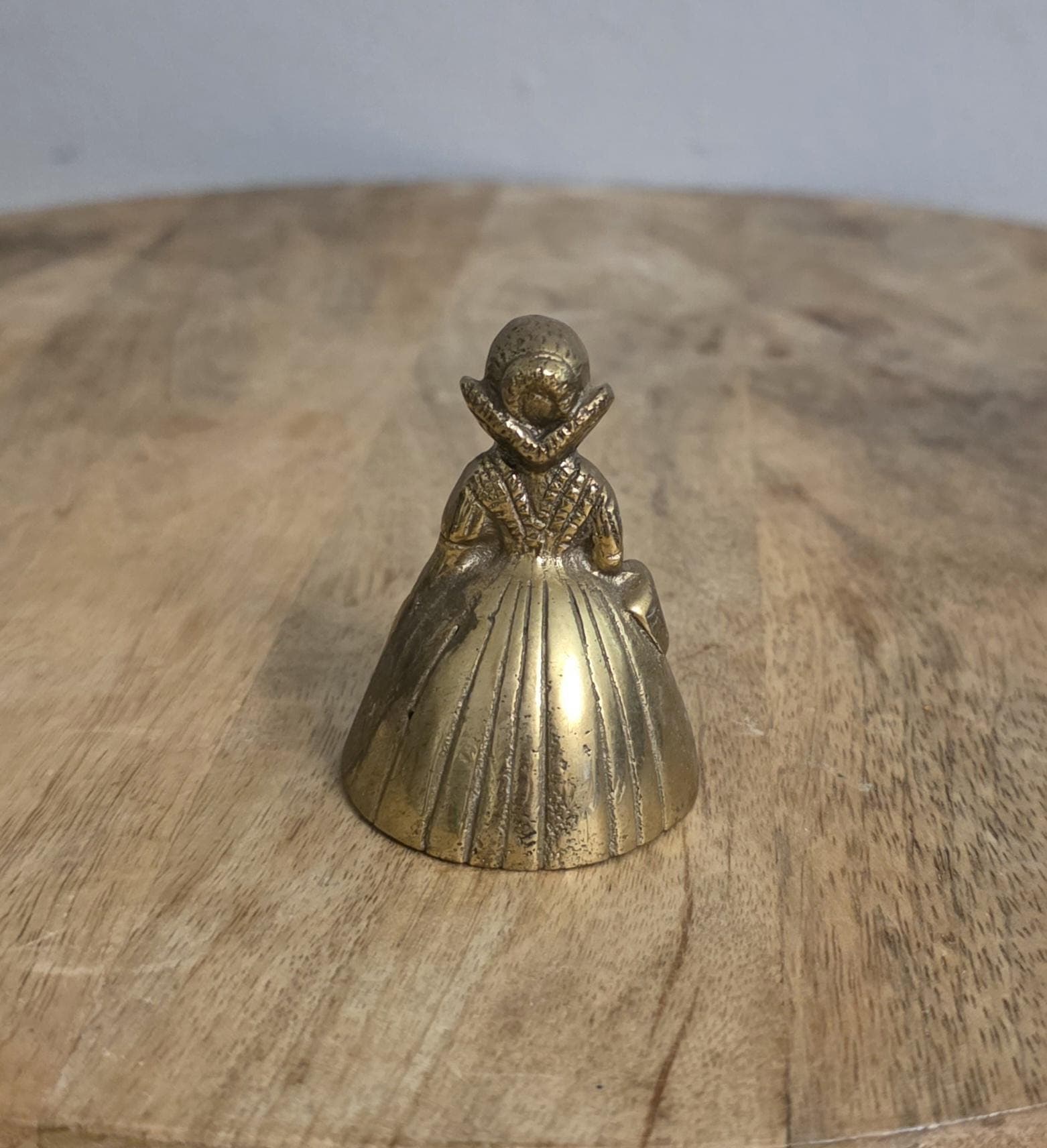 Vintage Brass Elizabethan Figural Bell - Thumbnail 3