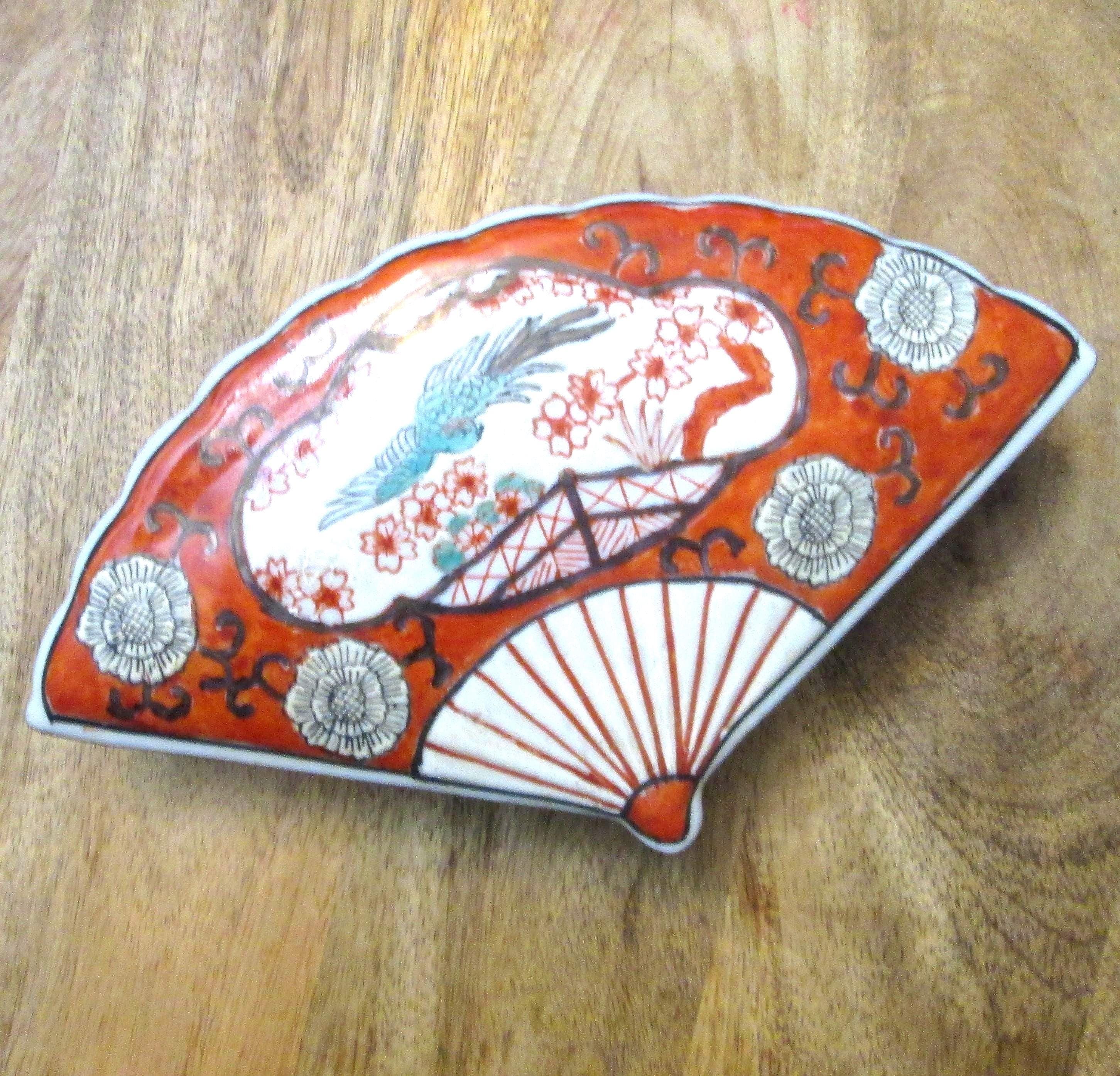 Vintage Chinese Macau Imari Fan Shaped Trinket Box