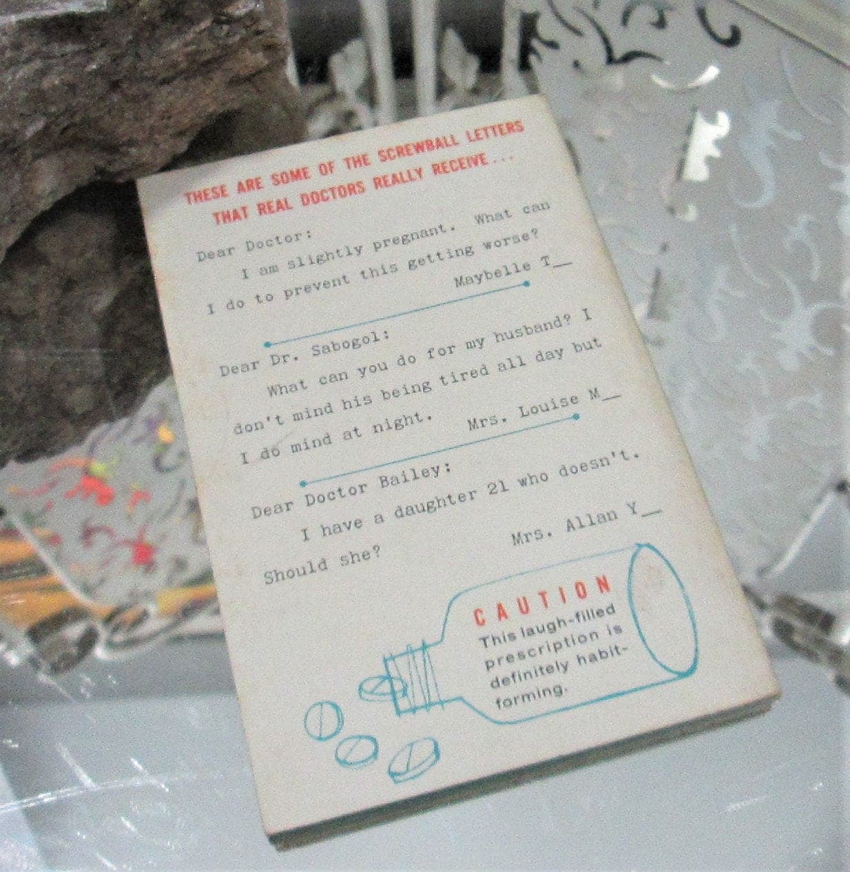 Vintage Paperback "Dear Doctor" by Juliet Lowell, 1958 - Thumbnail 2