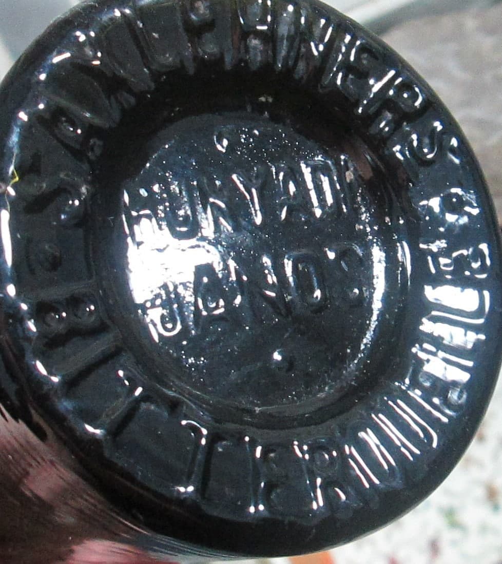 Vintage Green Glass Hunyadi Janos Saxlehner’s Bitterquelle Bottle - Thumbnail 3