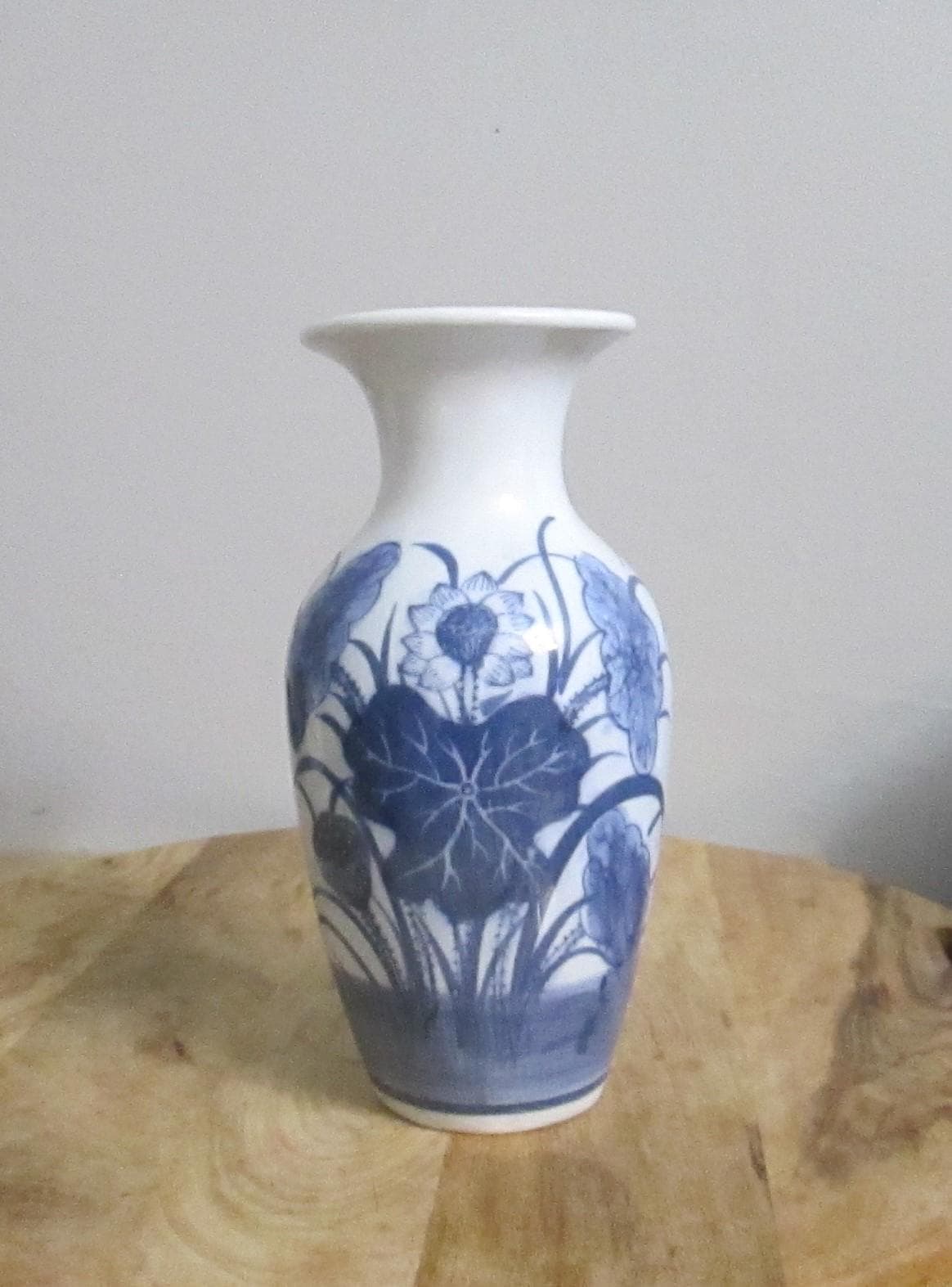 Vintage Pier 1 Oriental Blue and White Vase